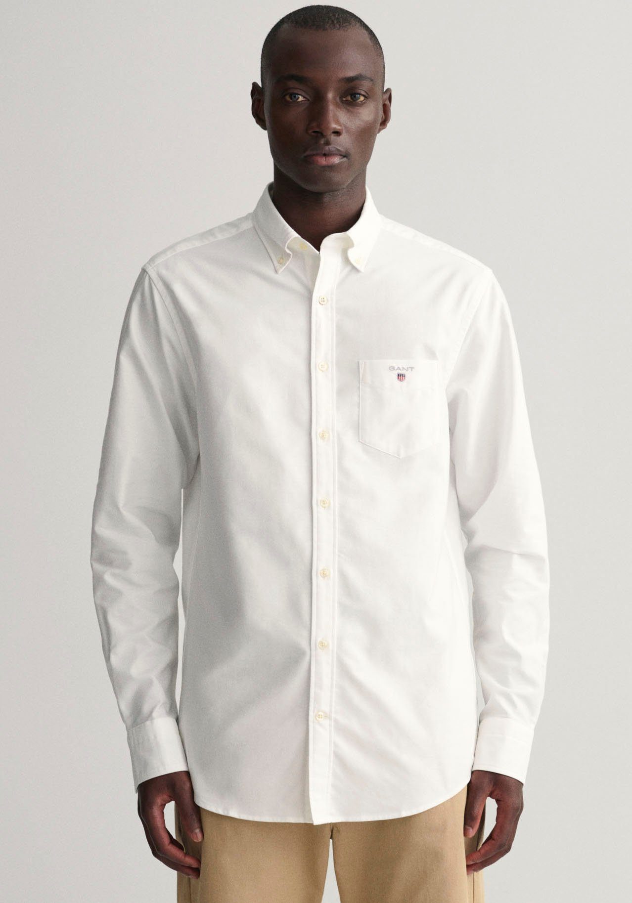 Gant Langarmhemd Oxford white Brusttasche mit Logostickerei auf der