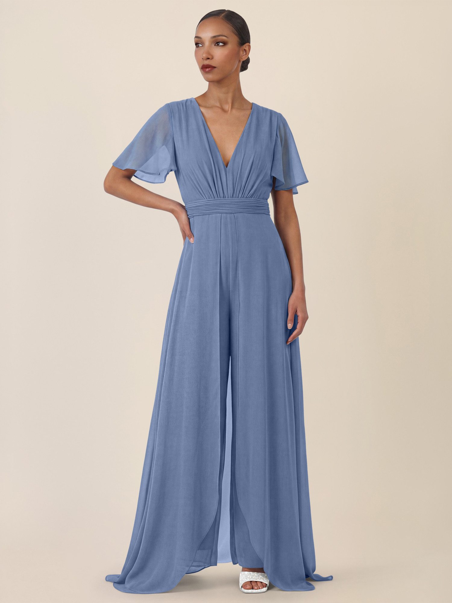 Apart Jumpsuit mit fließendem Beinverlauf