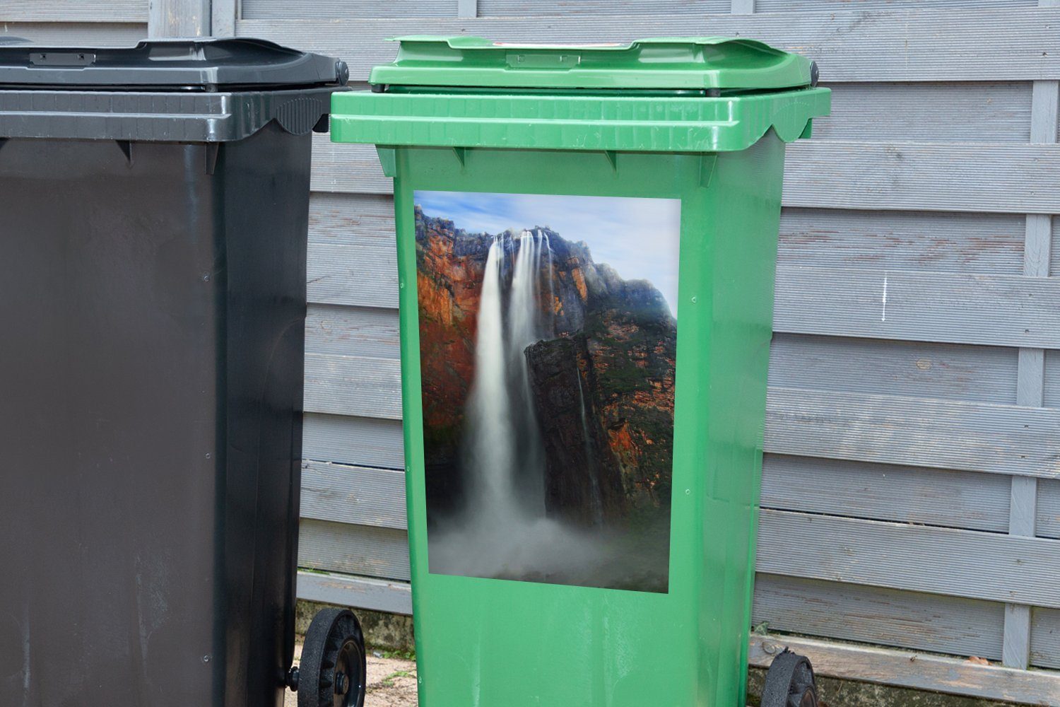 Mülltonne, Abfalbehälter der MuchoWow Wasserfall Mülleimer-aufkleber, Venezuela Wandsticker im in Canaima-Nationalpark Welt St), Sticker, Container, Höchster (1