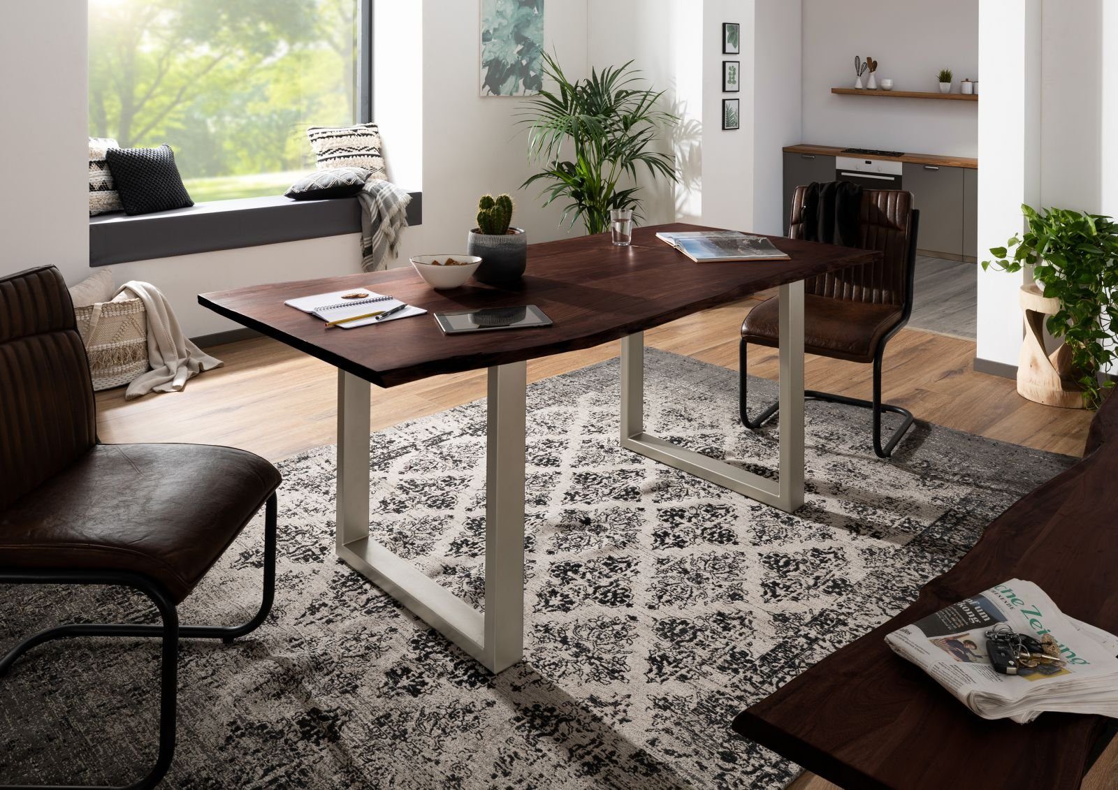 Massivmoebel24 Baumkantentisch FREEFORM (Baumtisch Akazie 160x90x76 günstig online kaufen