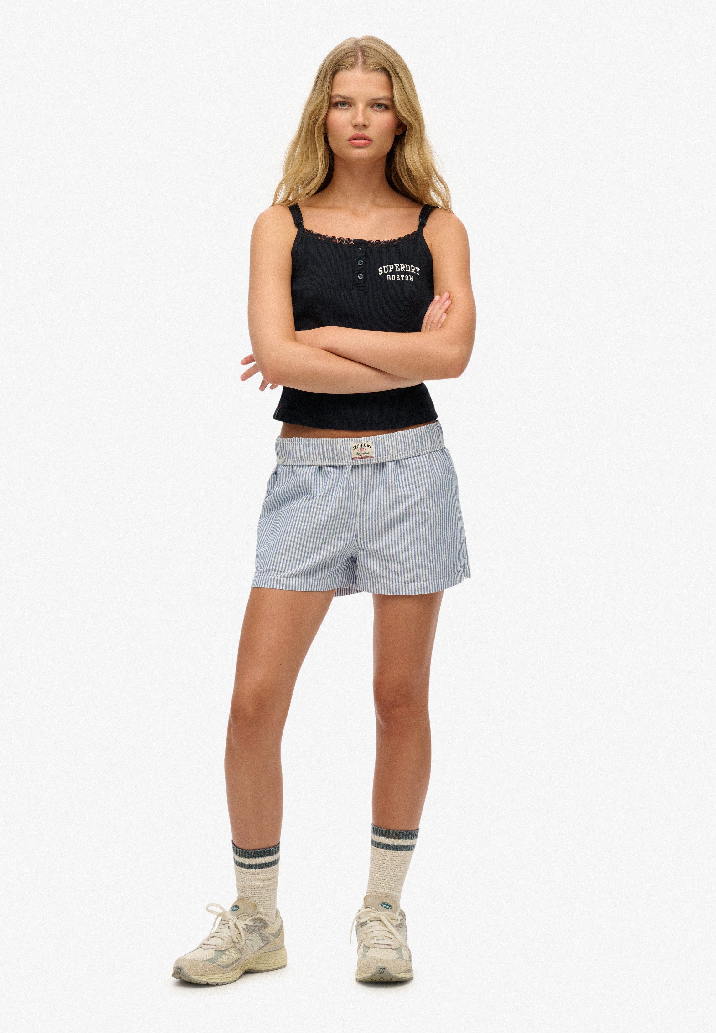 Superdry Shorts COTTON STRIPE ELASTIC SHORT aus Baumwolle, Regular Fit, mit Gummizug, pflegeleichtes Webmaterial