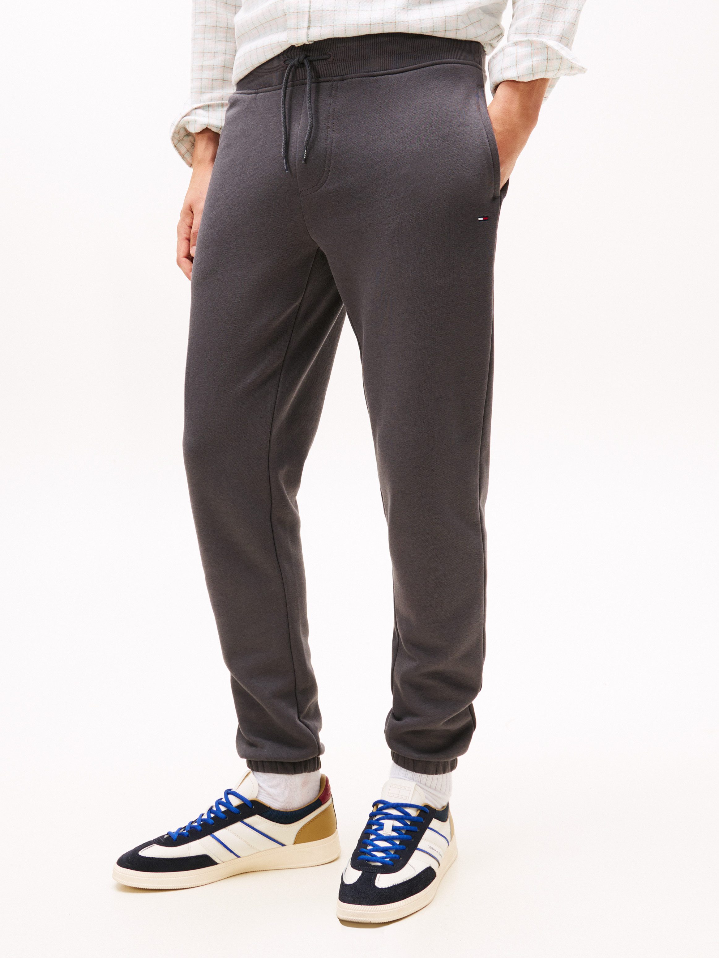 Tommy Jeans Sweathose TJM SLIM S FLAG SWEATPANT Mit Kordelzug