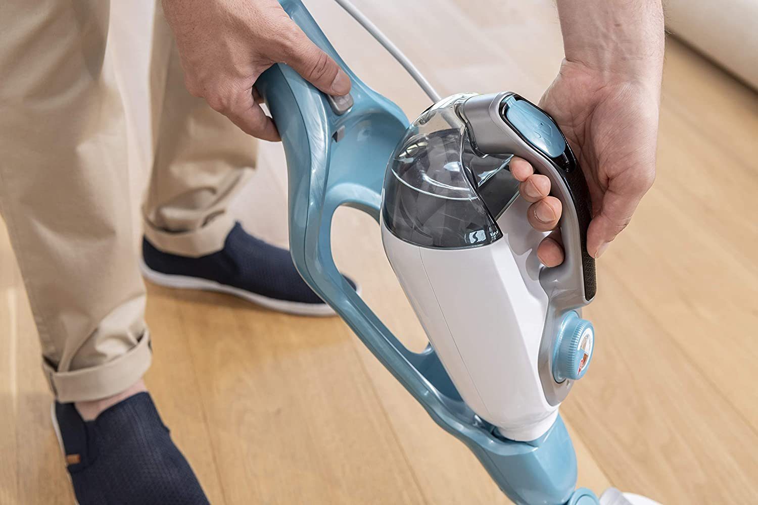 Black + Decker Dampfreiniger FSMH1321JSM Dampfwischer mit Handreiniger und Handschuh, AutoSelect Technologie, 180°drehbarer Reinigungsfuß – Bild 4 von 5