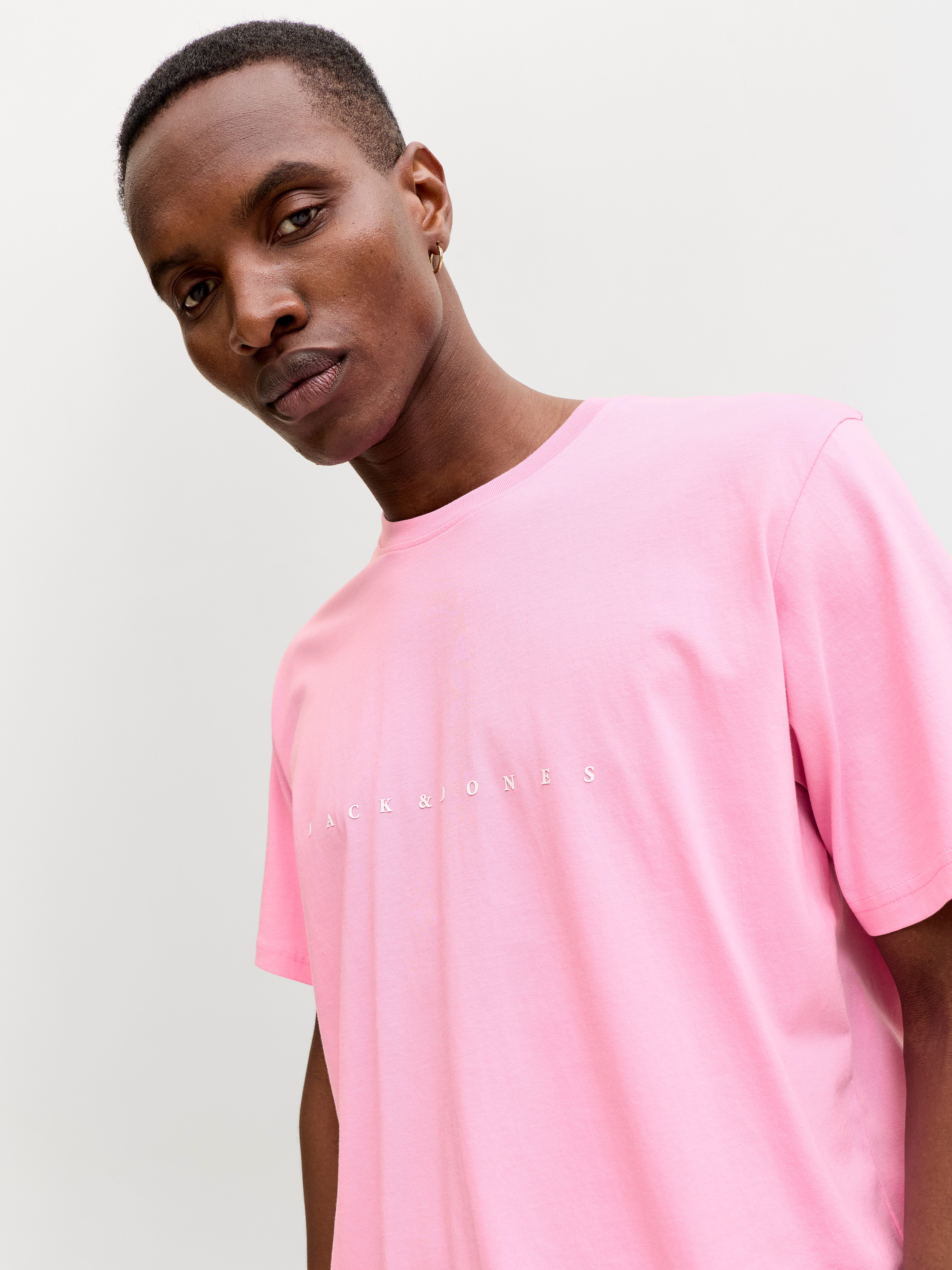 Jack & Jones Rundhalsshirt JJESTAR mit Pigmentprint und Baumwollgefühl mit günstig online kaufen