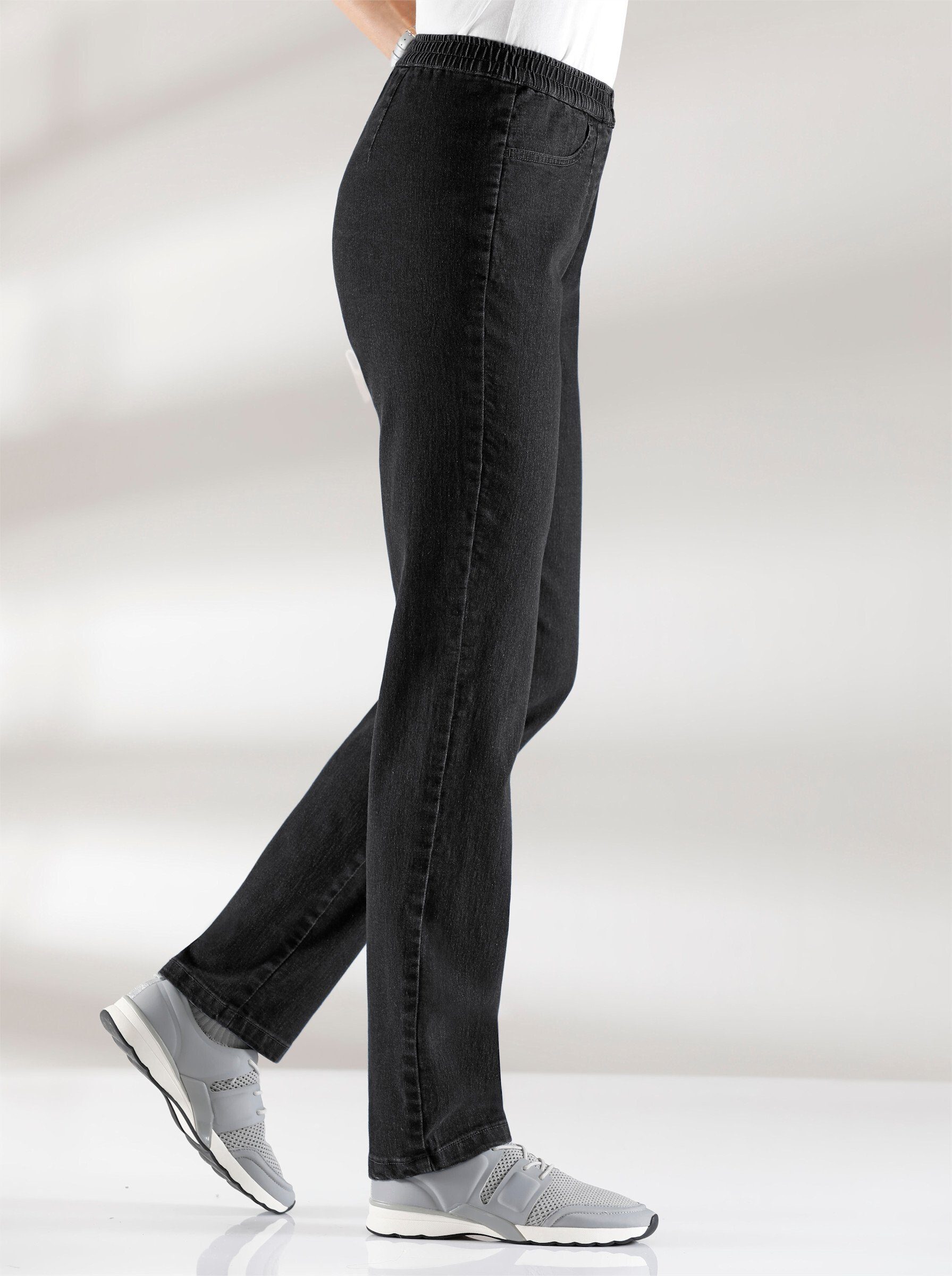 black-denim an! Sieh Bequeme Jeans
