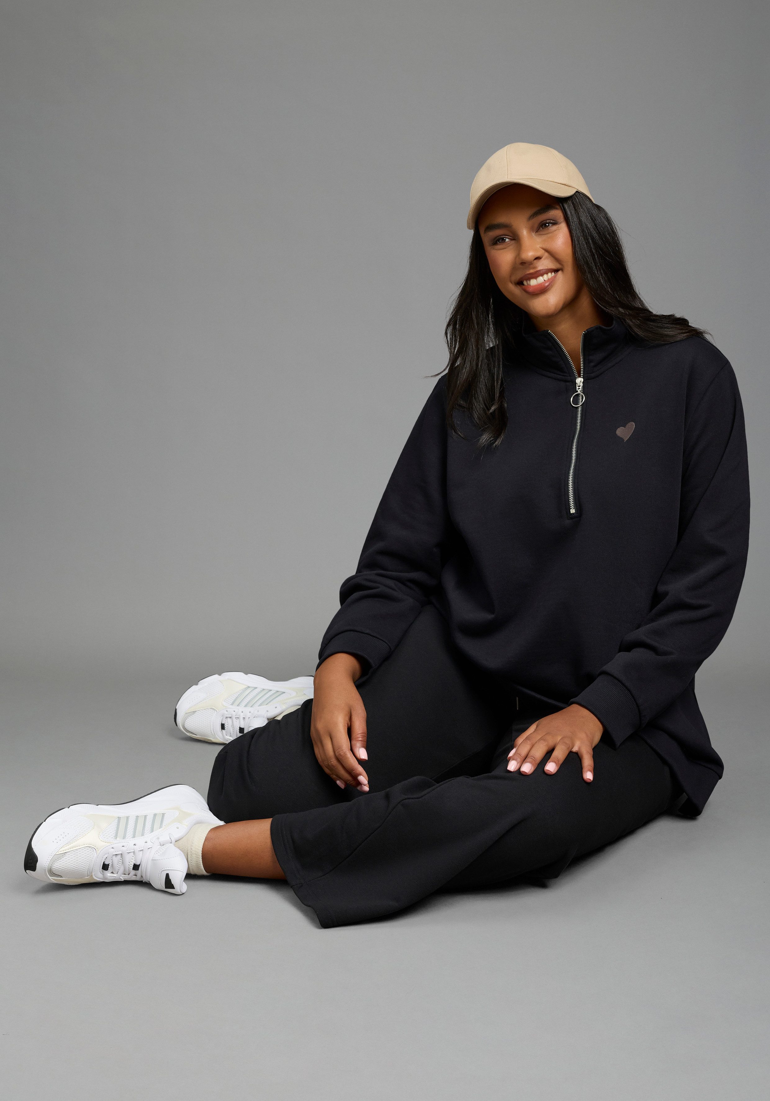 Laura Scott CURVE Longsweatshirt Große Größen mit Stehkragen, aus angerauter Sweatware, lässig geschnitten – Bild 4 von 5