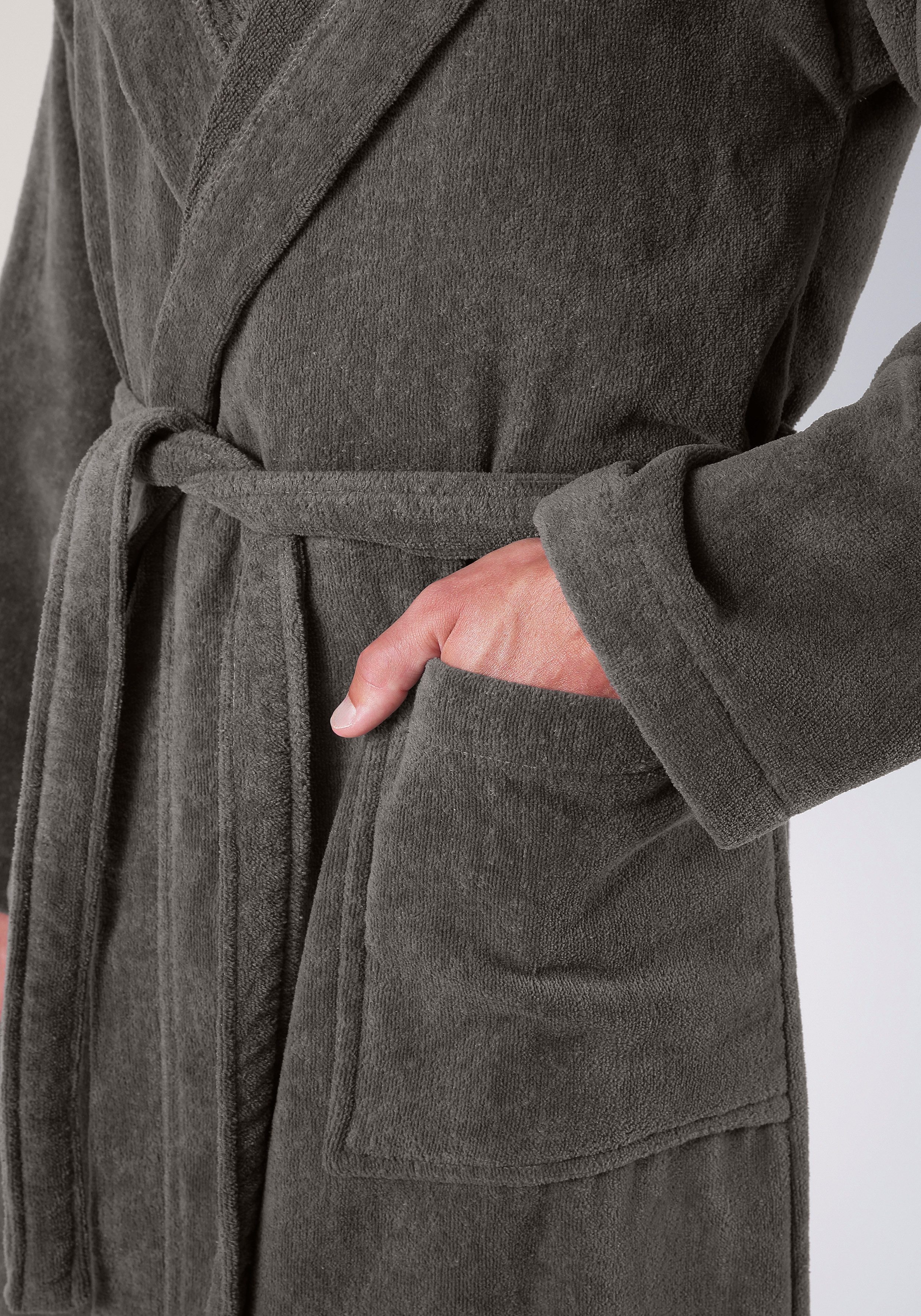 OTTO home Unisex-Bademantel Regona, Hotelbademantel, Morgenmantel, Standardlänge & Überlänge, Langform, Veloursfrottier, Kapuze, Gürtel, Damen & Herren, mit Taschen, flauschig, weich, Velours, Sauna & Spa