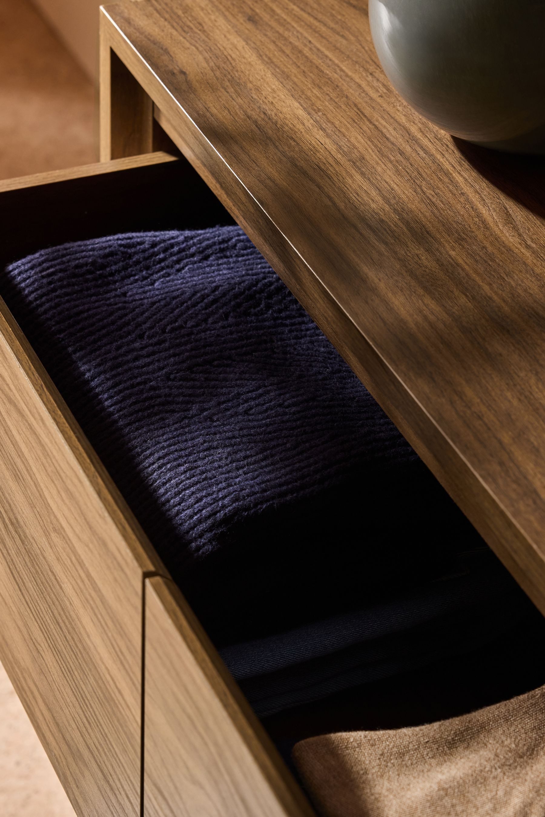 MADE Kommode MADE.COM Kaci Kommode – normal (1 St)