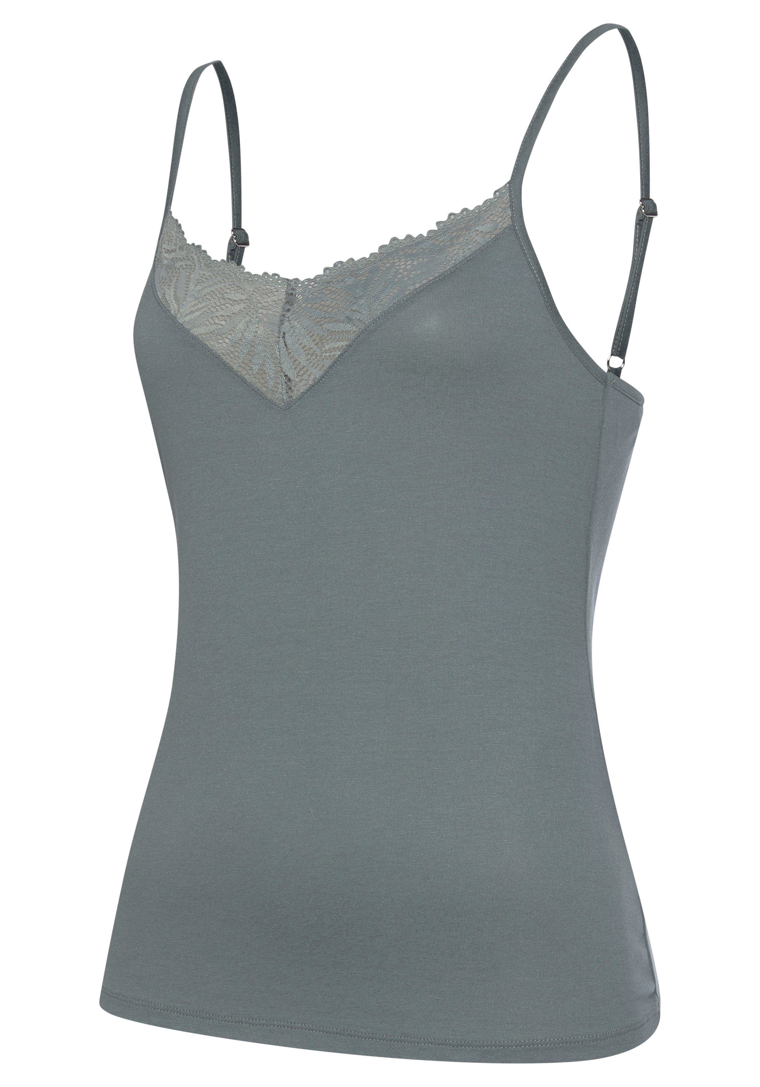 LASCANA Spitzentop mit edlen Spitzendetails