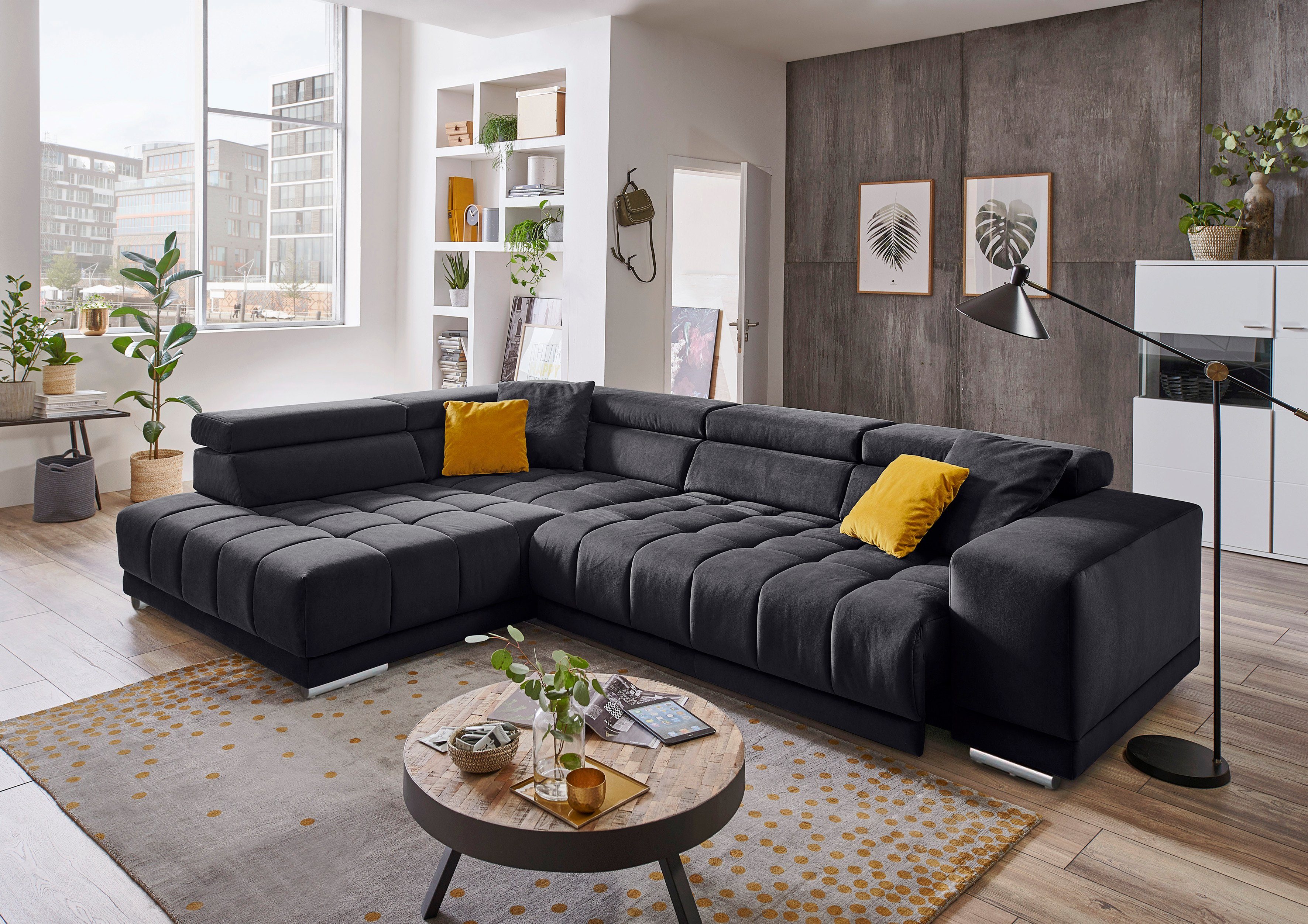 Die PlanBar Ecksofa MP-IN15053 L-Form breiter Schenkel, wahlweise mit Kopfteilverstellung und manueller Vorziehbank