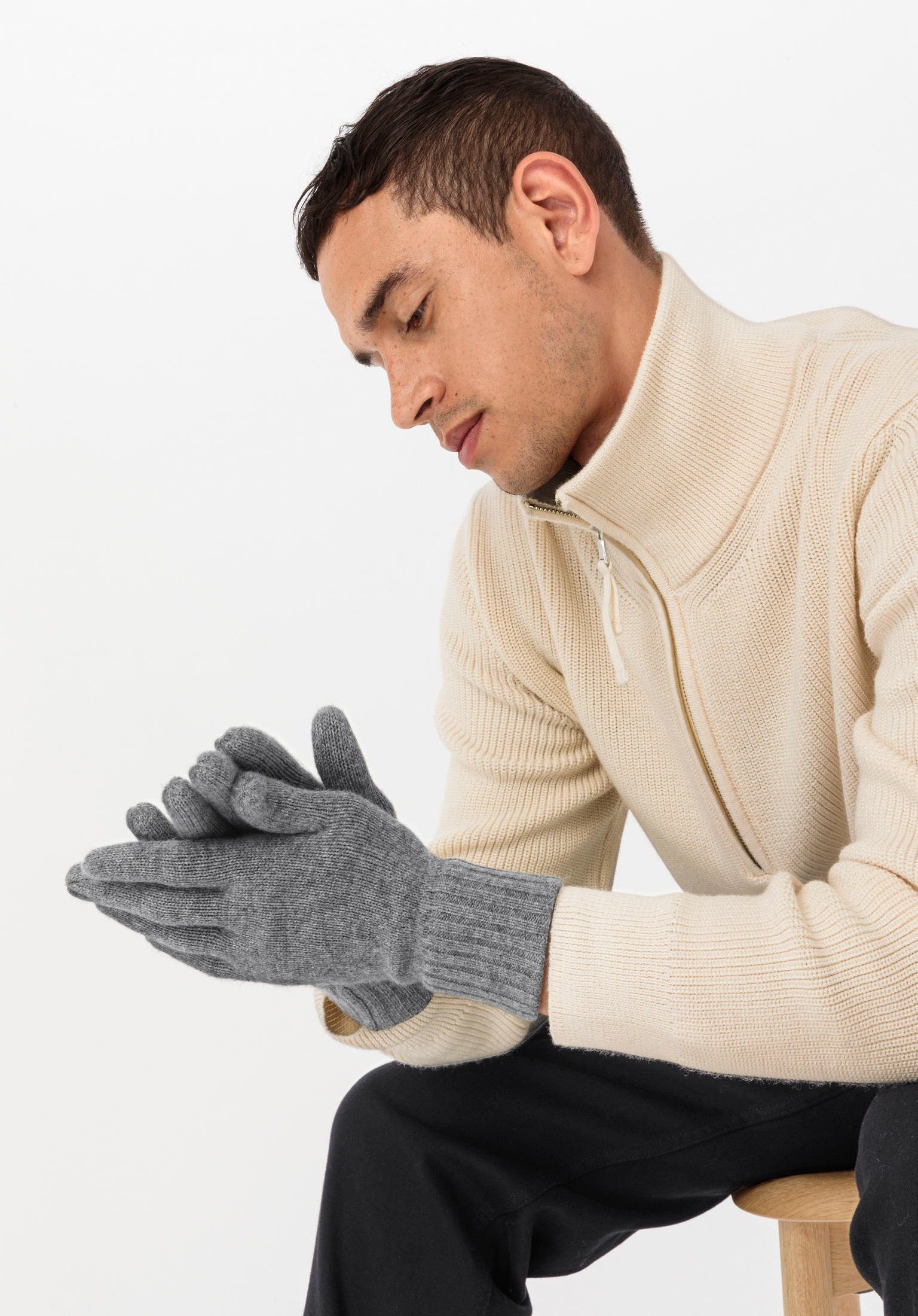 Hessnatur Strickhandschuhe Fingerhandschuhe aus Schurwolle mit Kaschmir grau