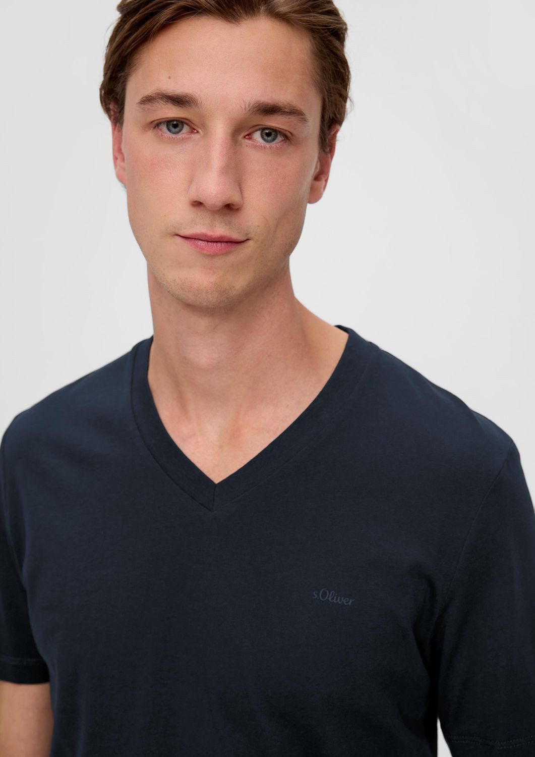 s.Oliver T-Shirt T-Shirt V-Ausschnitt, kurzarm, Baumwolle, einfarbig – Bild 2 von 5