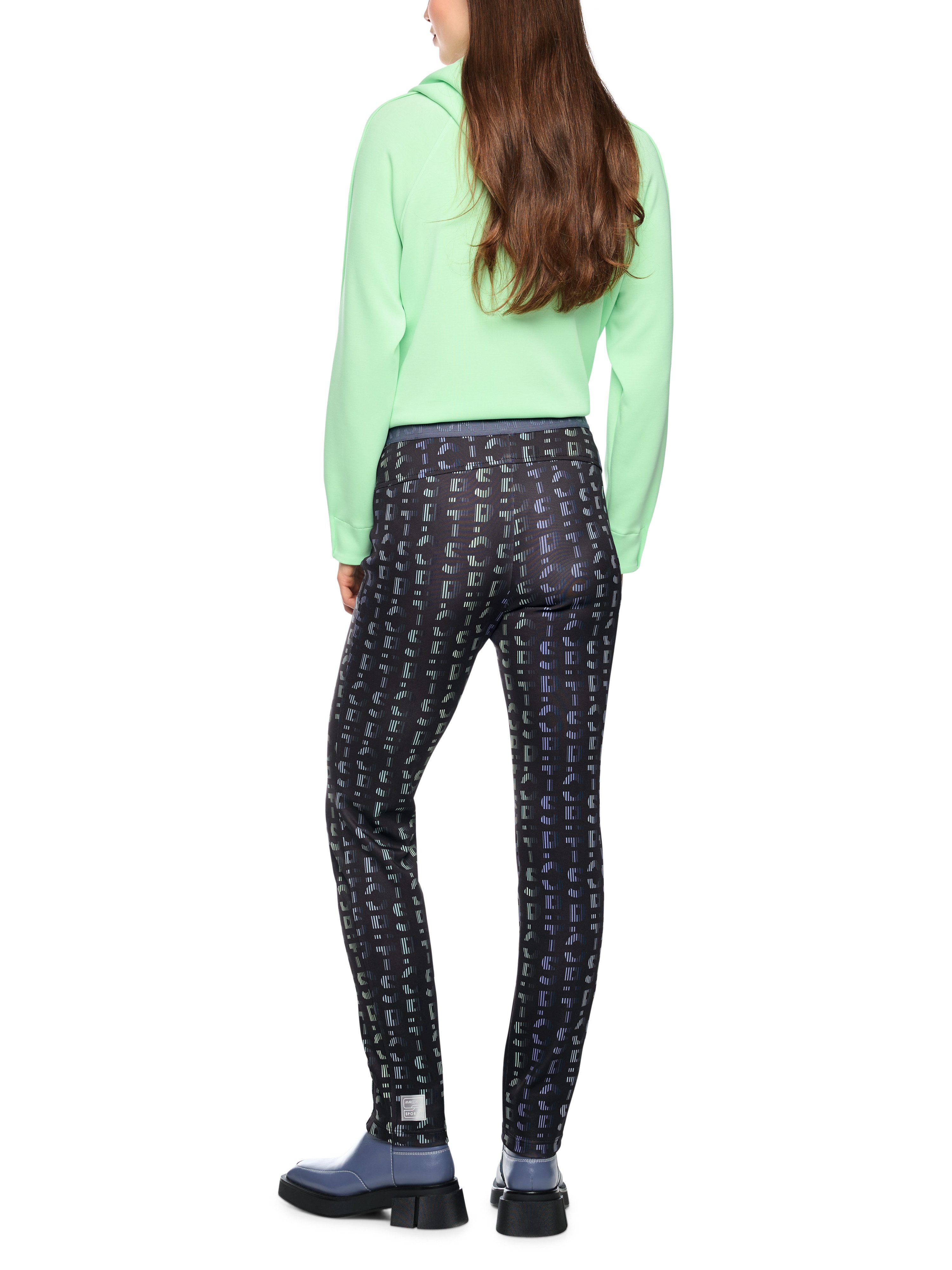 Marc Cain Leggings Urban Haze Premium Damenmode Model: Sofia – Bild 5 von 5
