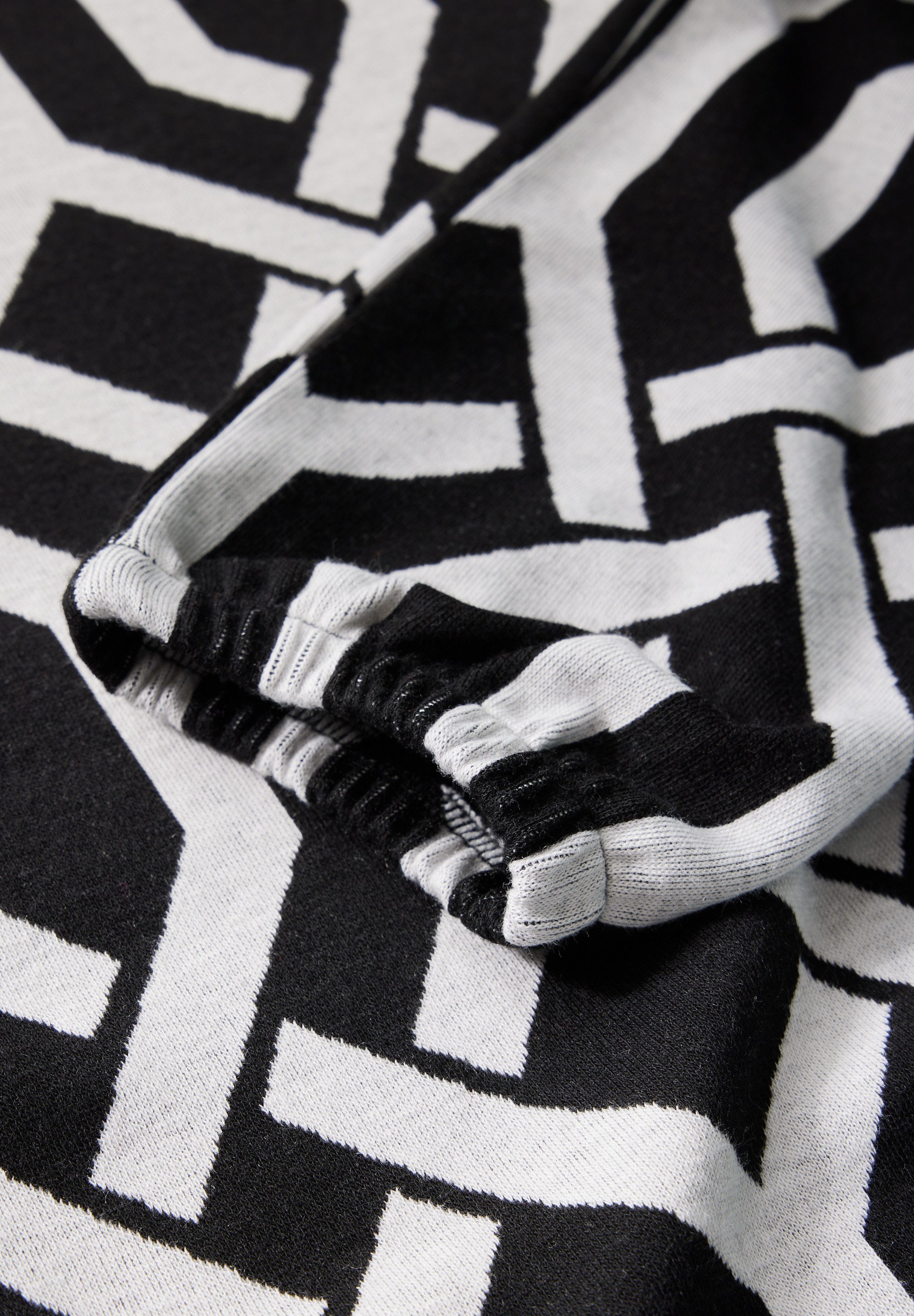 STREET ONE Langarmshirt mit grafischem Muster