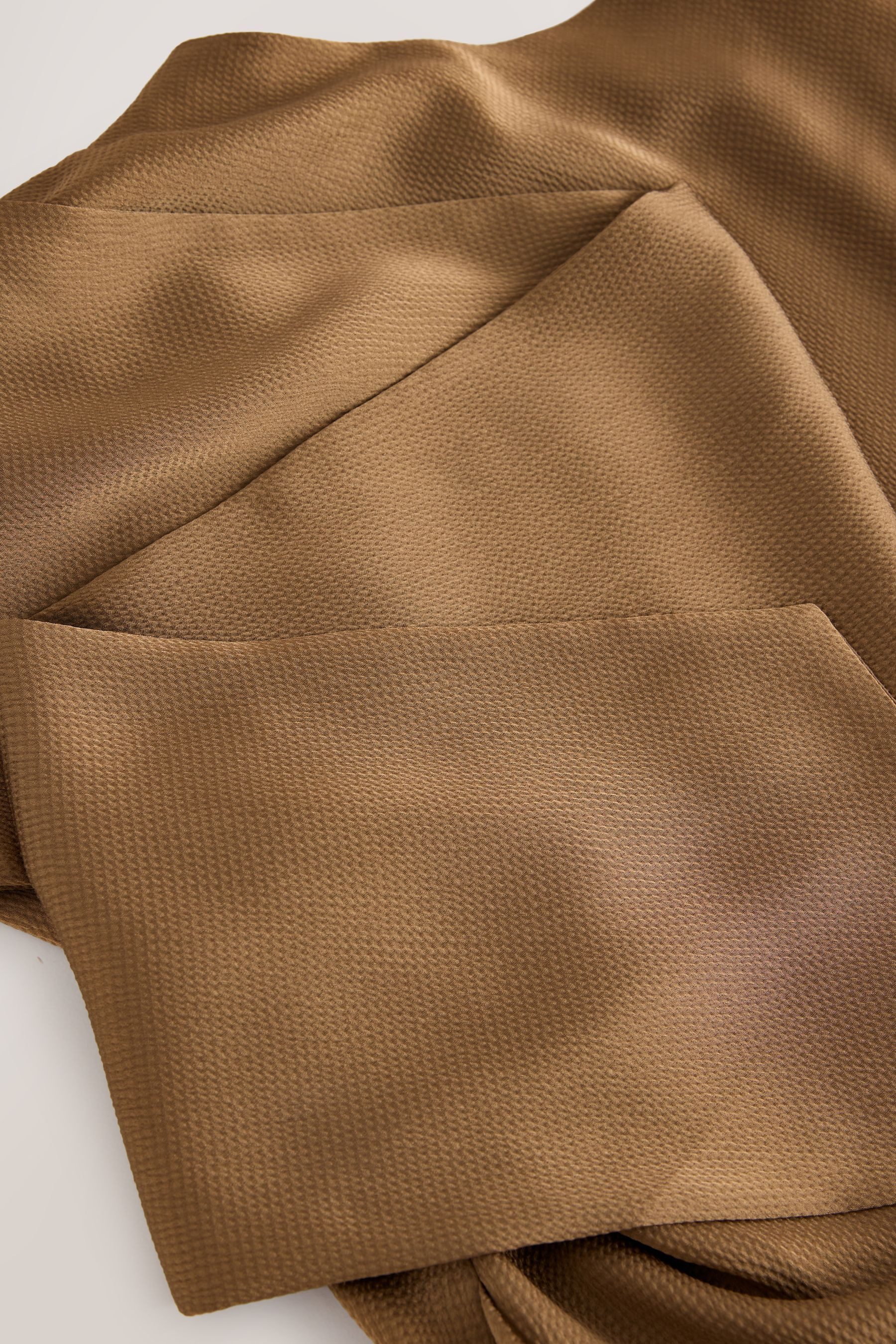 Next Midikleid Strukturiertes Satin-Midikleid mit Schal (1-tlg) – Bild 4 von 5