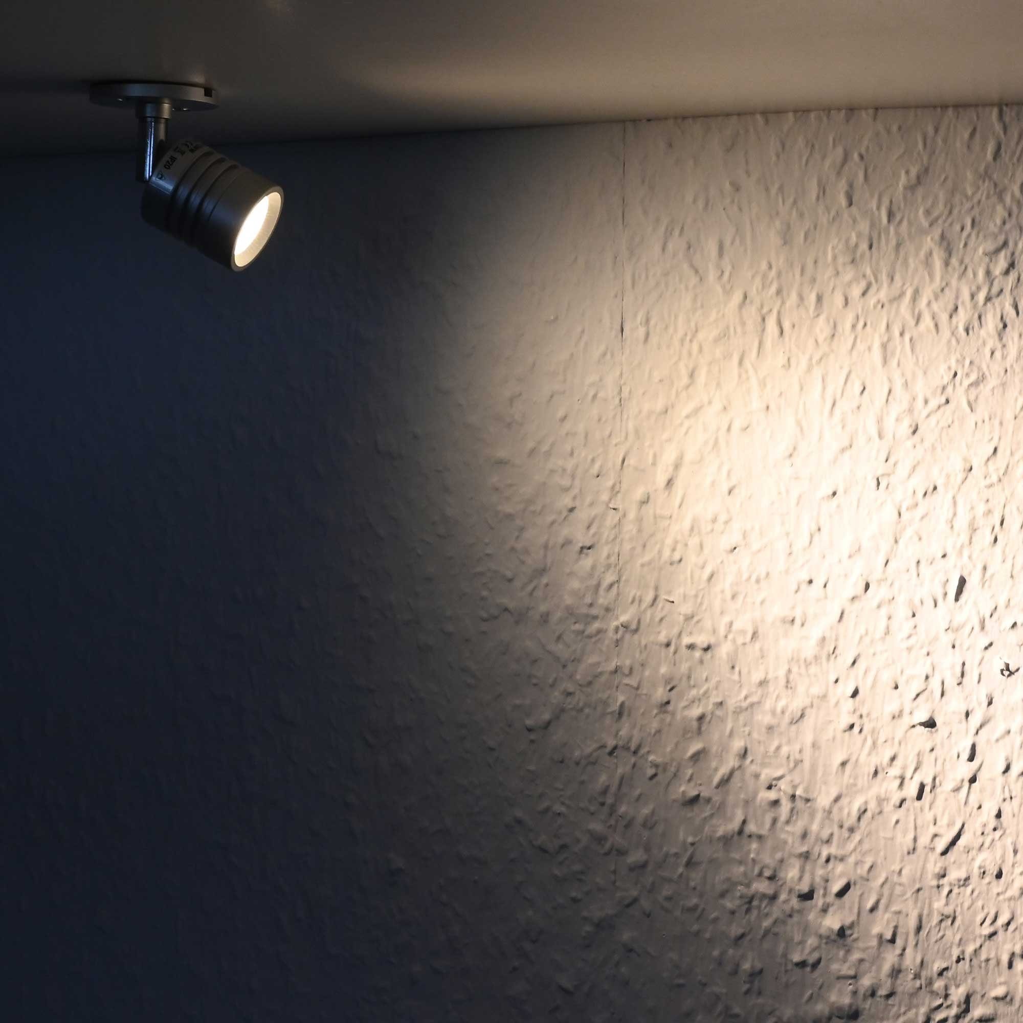 Aufbaustrahler LED "ESKINAR" Wand-/Deckenleuchte LED 12VDC, fest VBLED LED integriert, Warmweiß 3000K 3W,