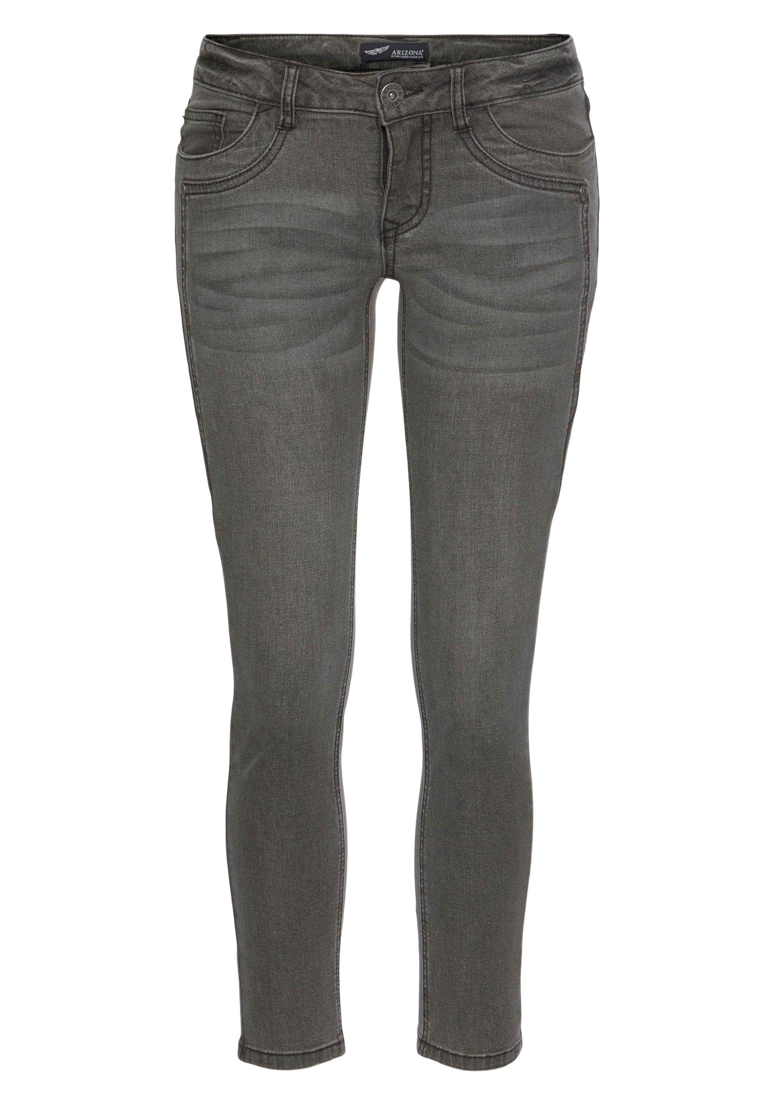 Arizona 7/8-Jeans mit Keileinsätzen extra-enger Schnitt, Used-Look-Waschung, niedrige Leibhöhe – Bild 3 von 5