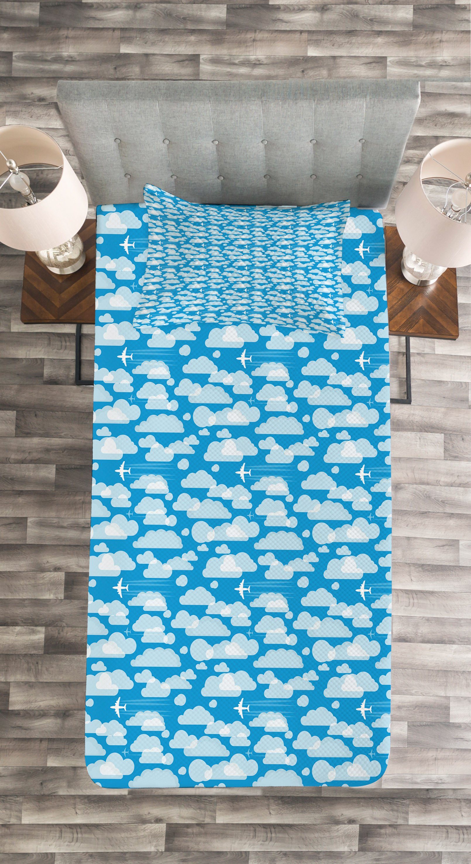Tagesdecke Set mit Kissenbezügen Himmel Abakuhaus, durch Flugzeug-Fliegen Blauer Waschbar