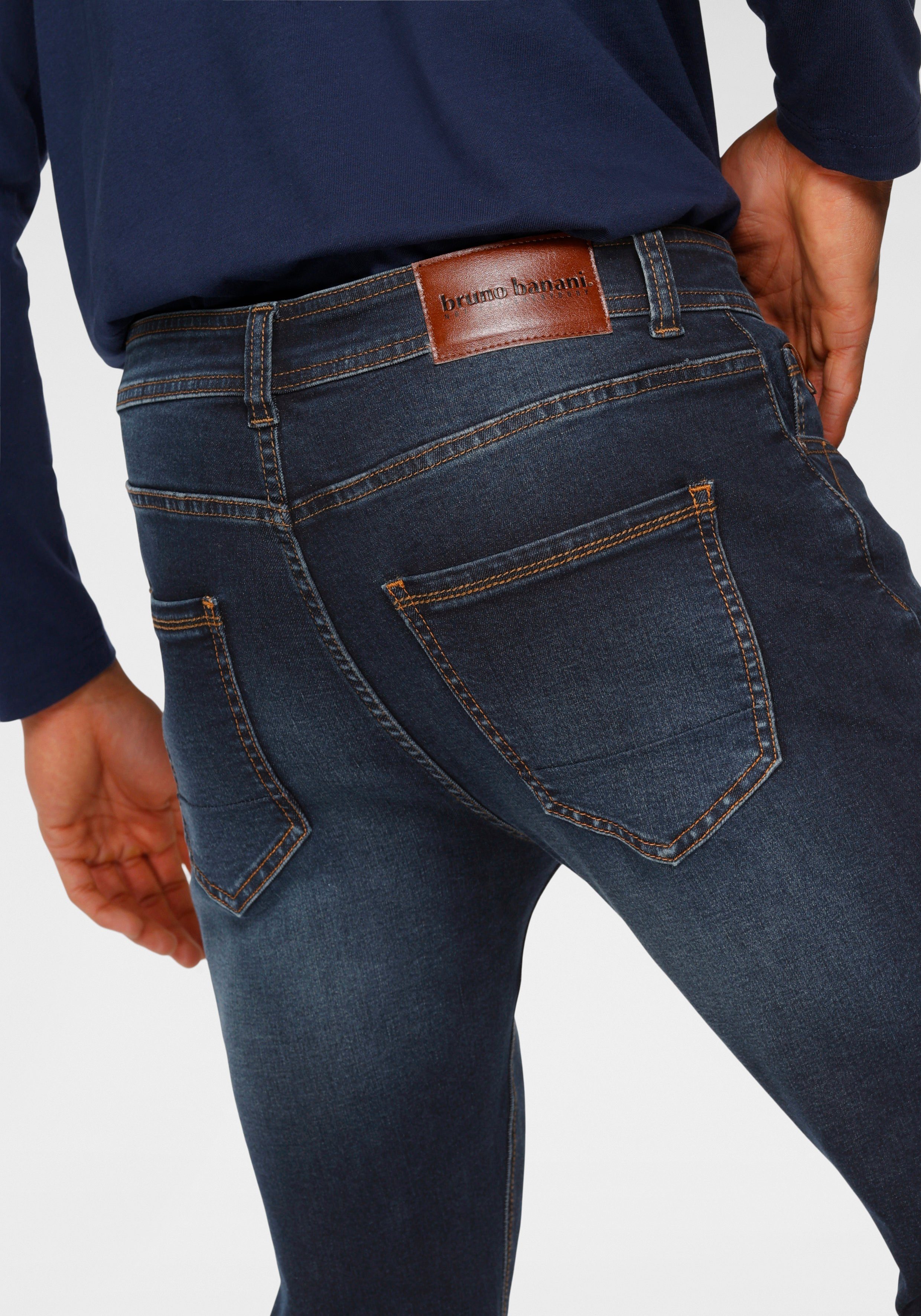 Bruno Banani Slim-fit-Jeans Grady schmale Beinweite, niedrige Leibhöhe, figurbetonte Silhouette