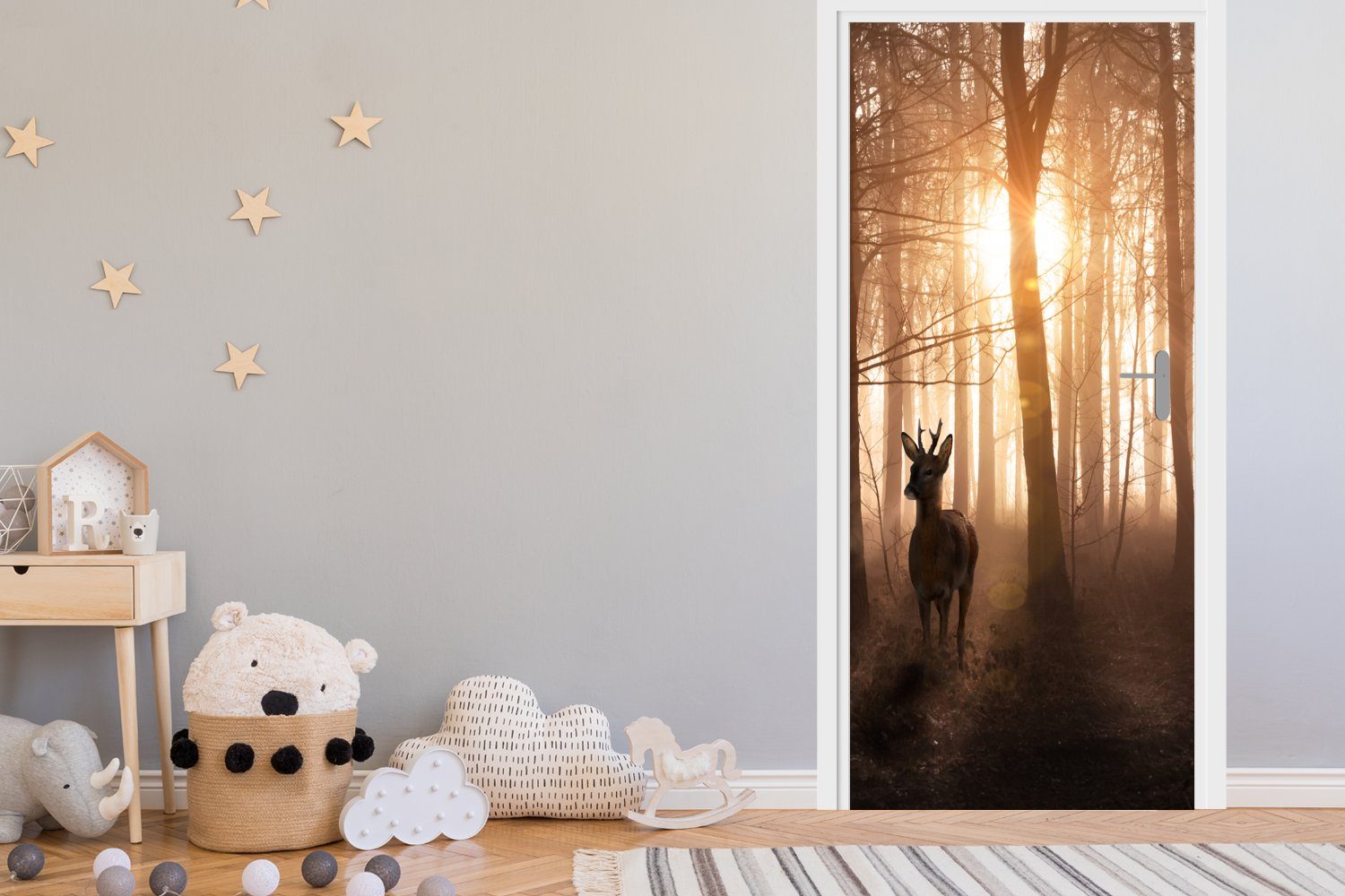 Winter Türaufkleber, - bedruckt, 75x205 St), Natur Wald Fototapete - Tiere, MuchoWow Bäume - (1 Hirsche - cm Sonne - Matt, Türtapete - Tür, für