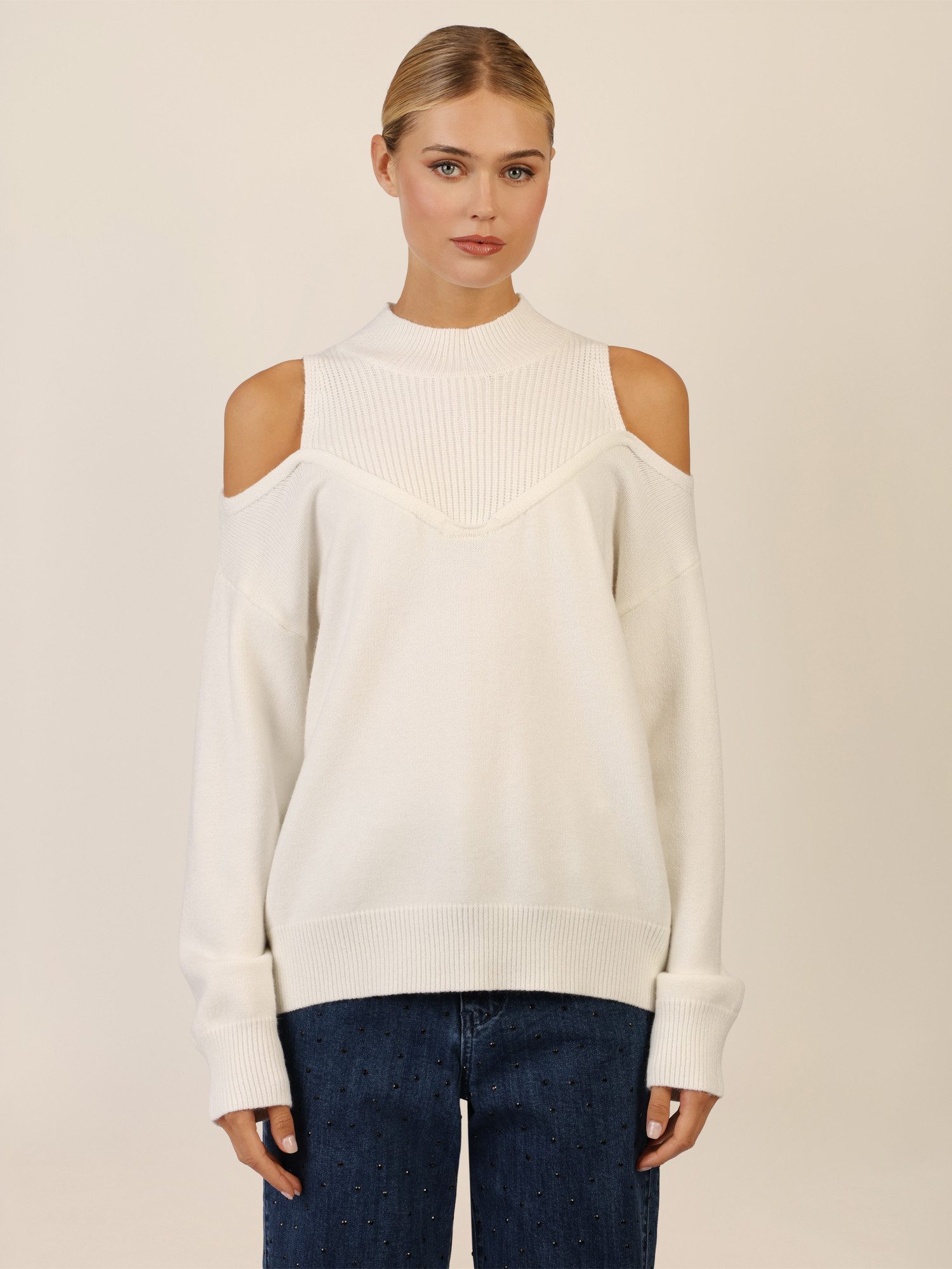 Apart Stehkragenpullover mit Cut-outs und Rippeinsatz günstig online kaufen