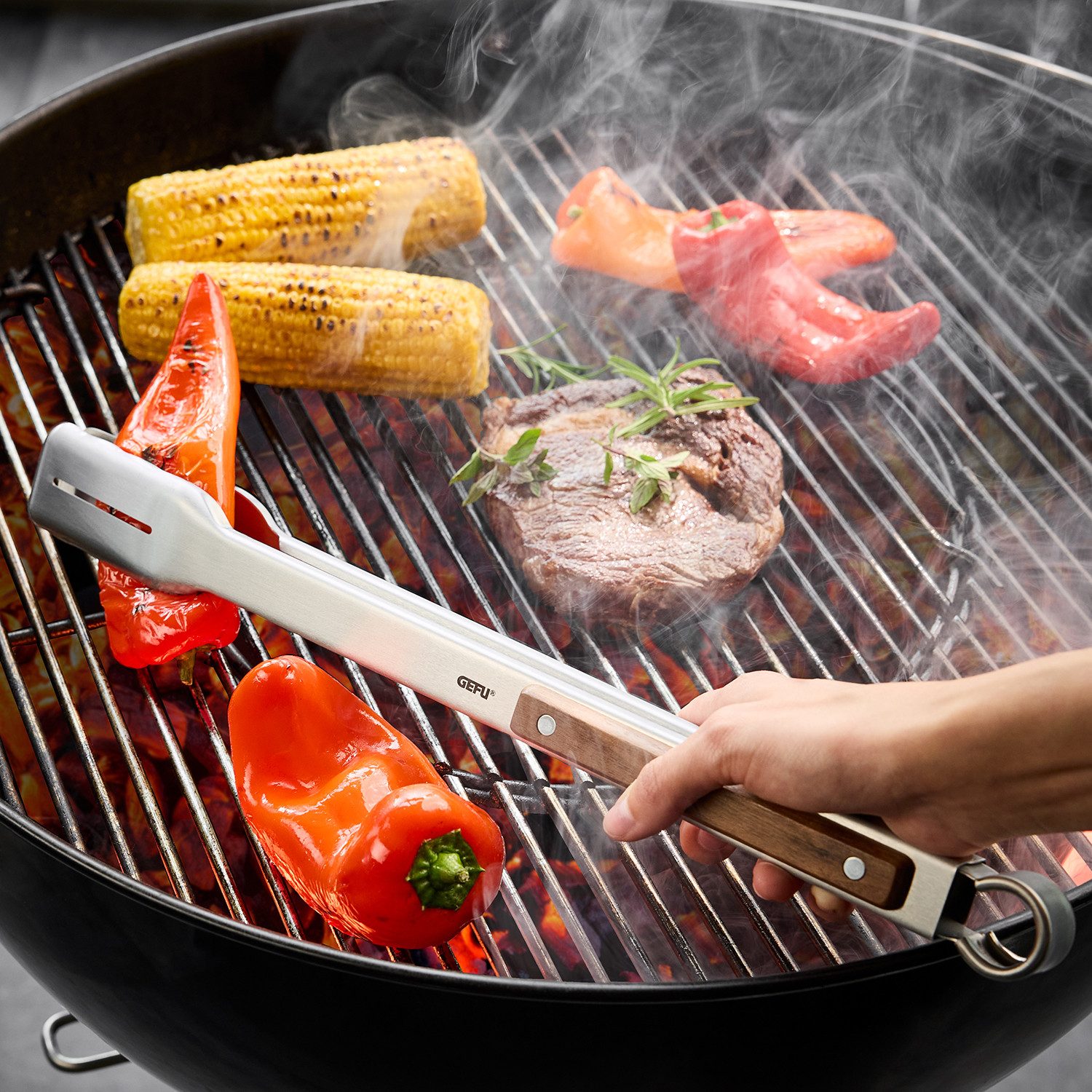 GEFU Grillzange SERINO, Verrieglungsmechanismus mit integrierter Öse zum Aufhängen