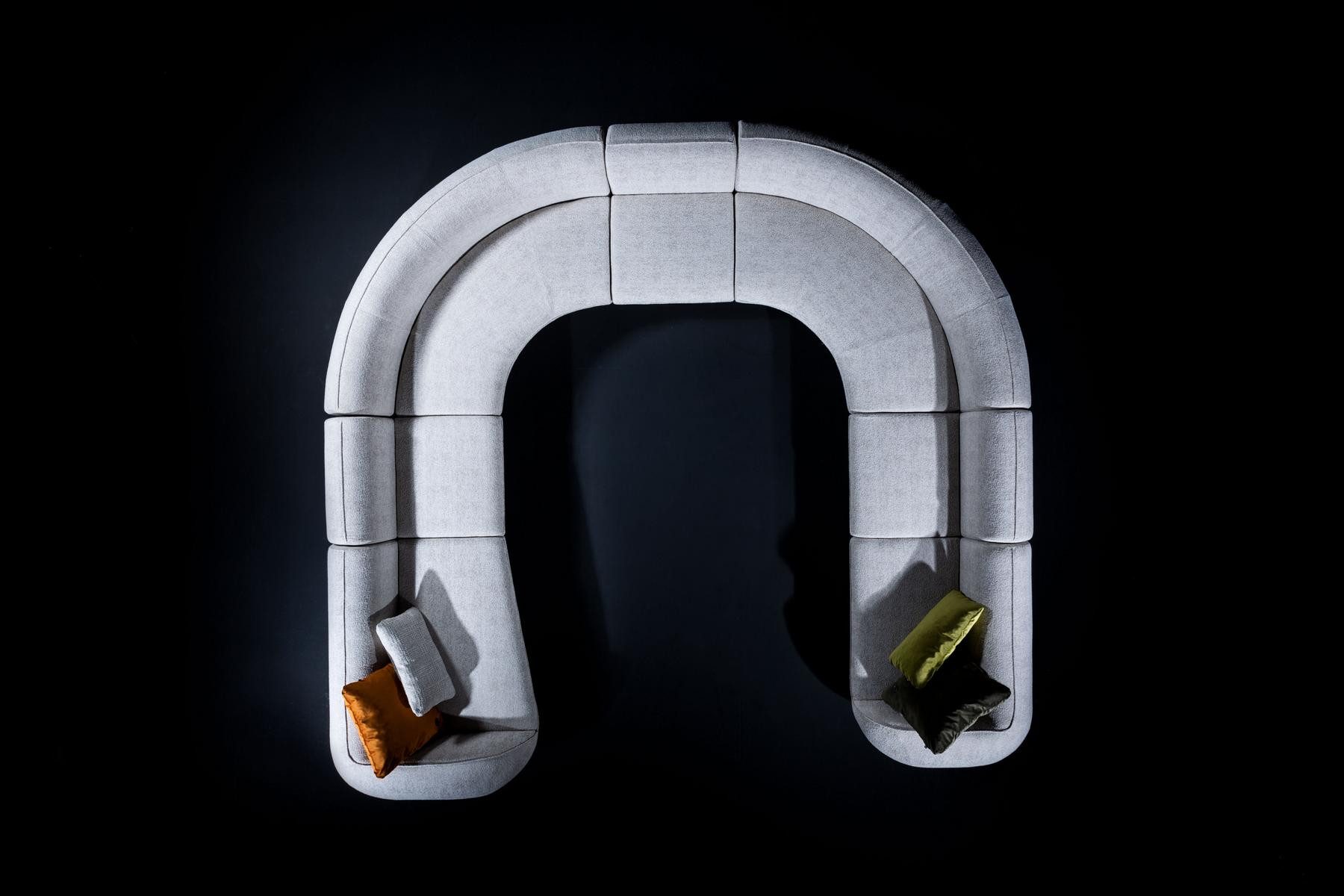 Xlmoebel Wohnlandschaft Beige Ecksofa mit geräumigem Design und eleganter Verarbeitung, Hergestellt in Europa