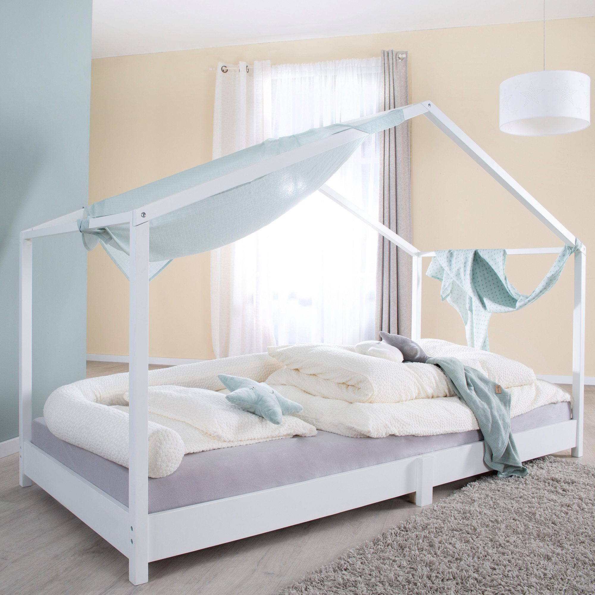 roba® Hausbett aus Massivholz, bodentiefes Kinderbett in 90 x 200 cm & 70 x 140 cm, Bodenbett für Kinder nach Montessori Prinzip - Weiß lackiert