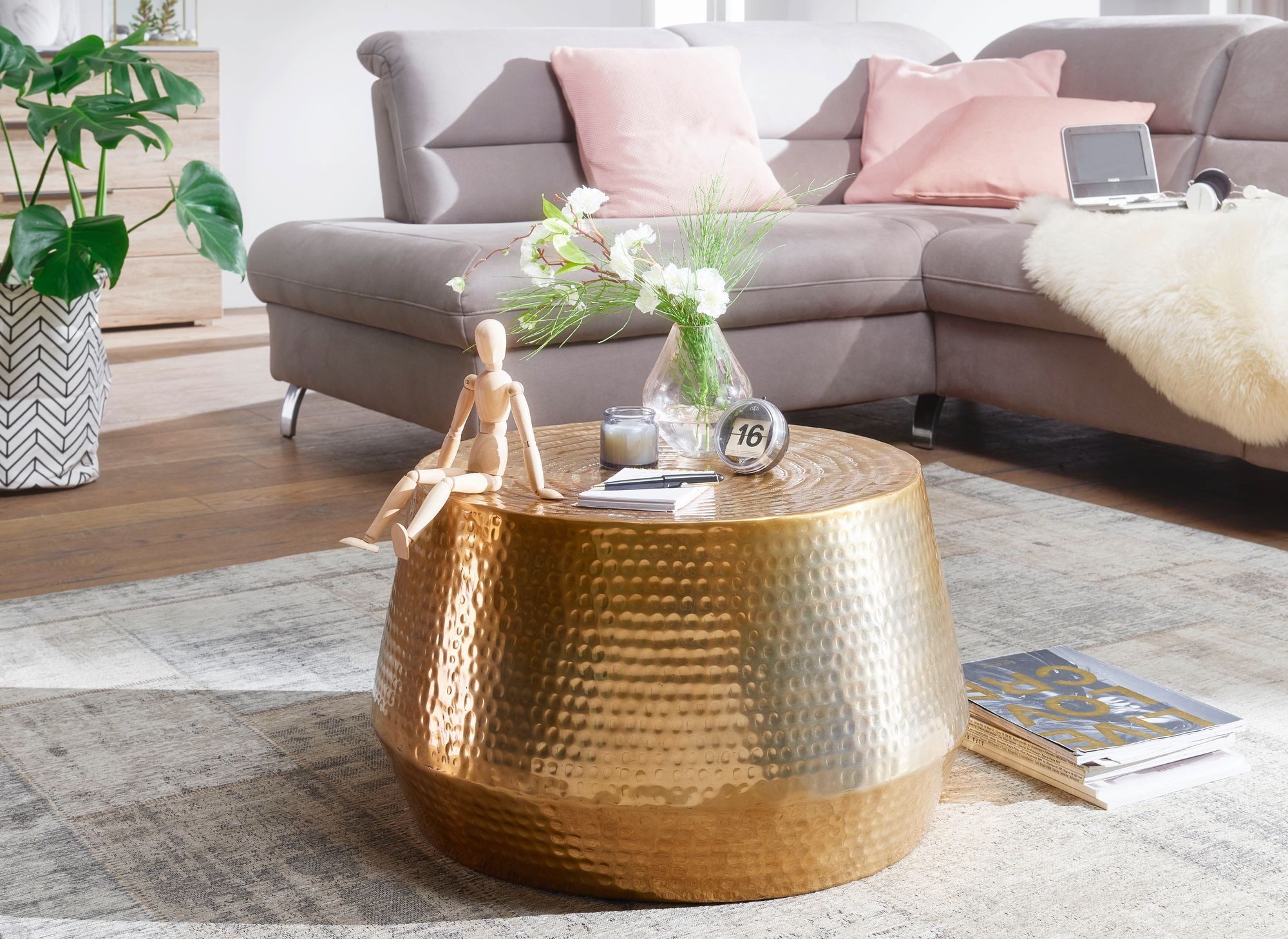 Wohnling Couchtisch WL5.495 Ø 60 cm Beistelltisch Gold Sofatisch Wohnzimmertisch Rund (60x36x60 cm Aluminium Hammerschlag Gold Rund), Kleiner Wohnzimmertisch, Sofatisch Orientalisch