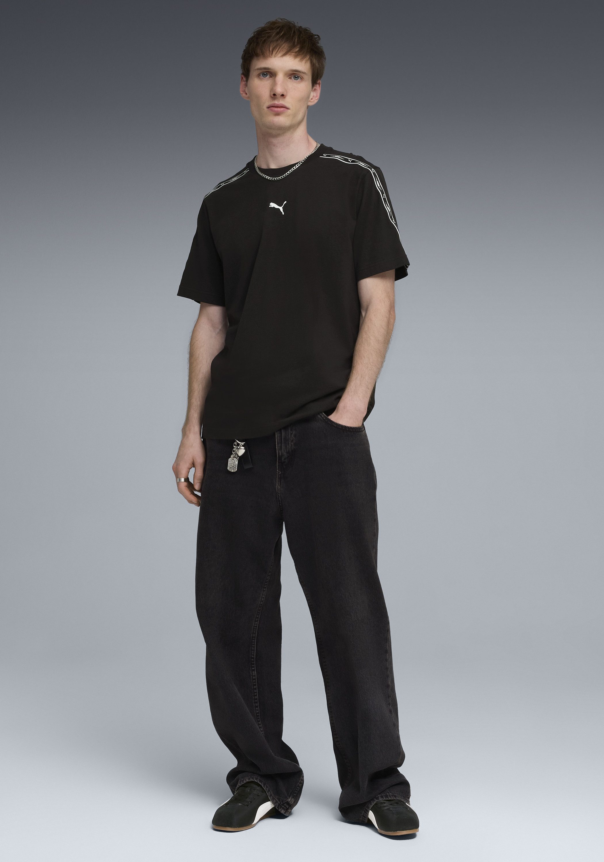 PUMA T-Shirt ESS TAPE TEE Regular Fit, Kurzarm, für sportlichen Look, aus Baumwolle – Bild 4 von 5