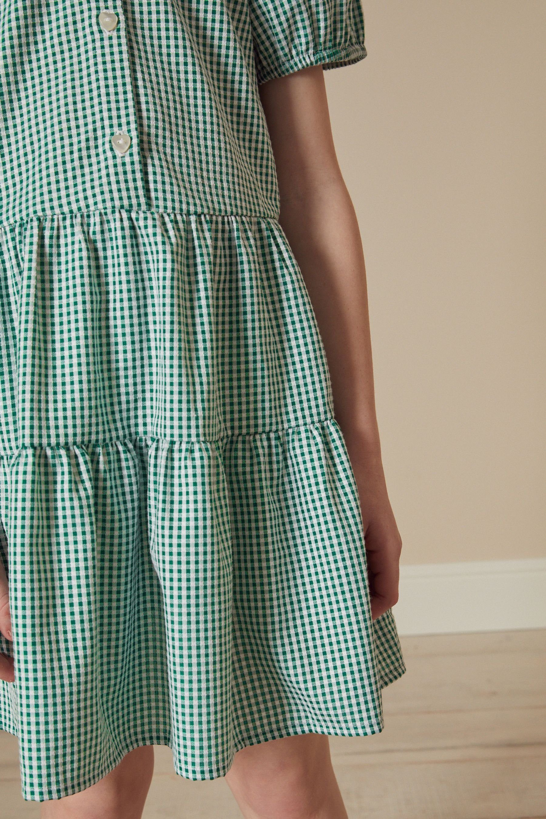 Next Volantkleid Gestuftes Kleid mit Vichykaros + hübschem Kragen (1-tlg)