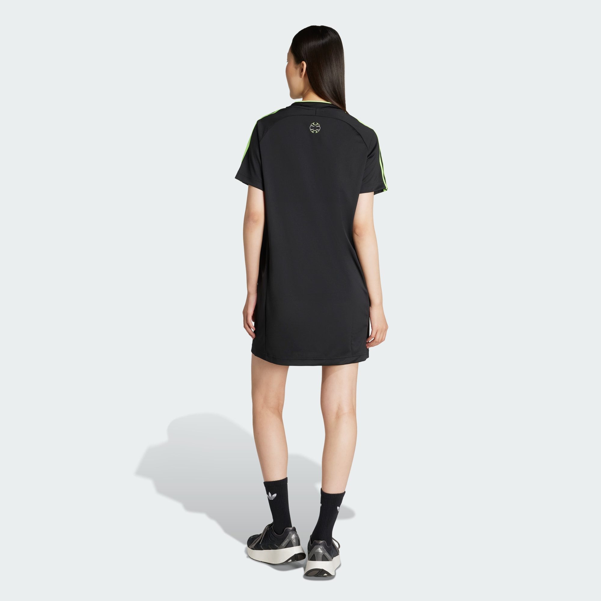 adidas Originals Shirtkleid TEAMGEIST ADICOLOR T-SHIRT-KLEID (1-tlg) günstig online kaufen