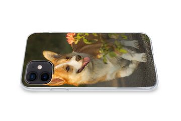 MuchoWow Handyhülle Hund - Rosen - Strauch, Handyhülle Apple iPhone 12, Smartphone-Bumper, Print, Handy