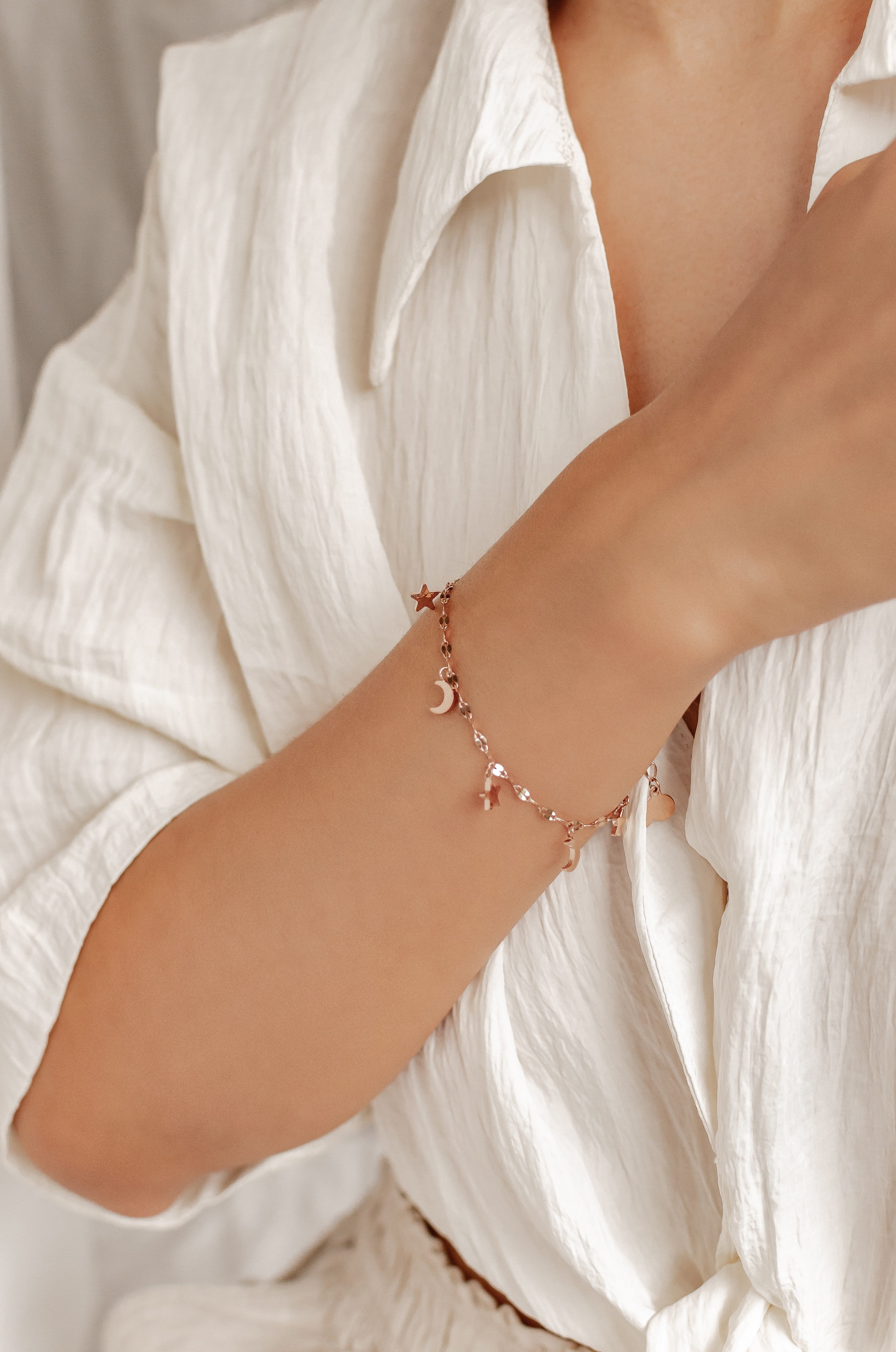 Hey Happiness Gliederarmband Stern Halbmond Anhänger, vergoldet 18K Roségold, Damen Armkette Ankerkette, Strandschmuck