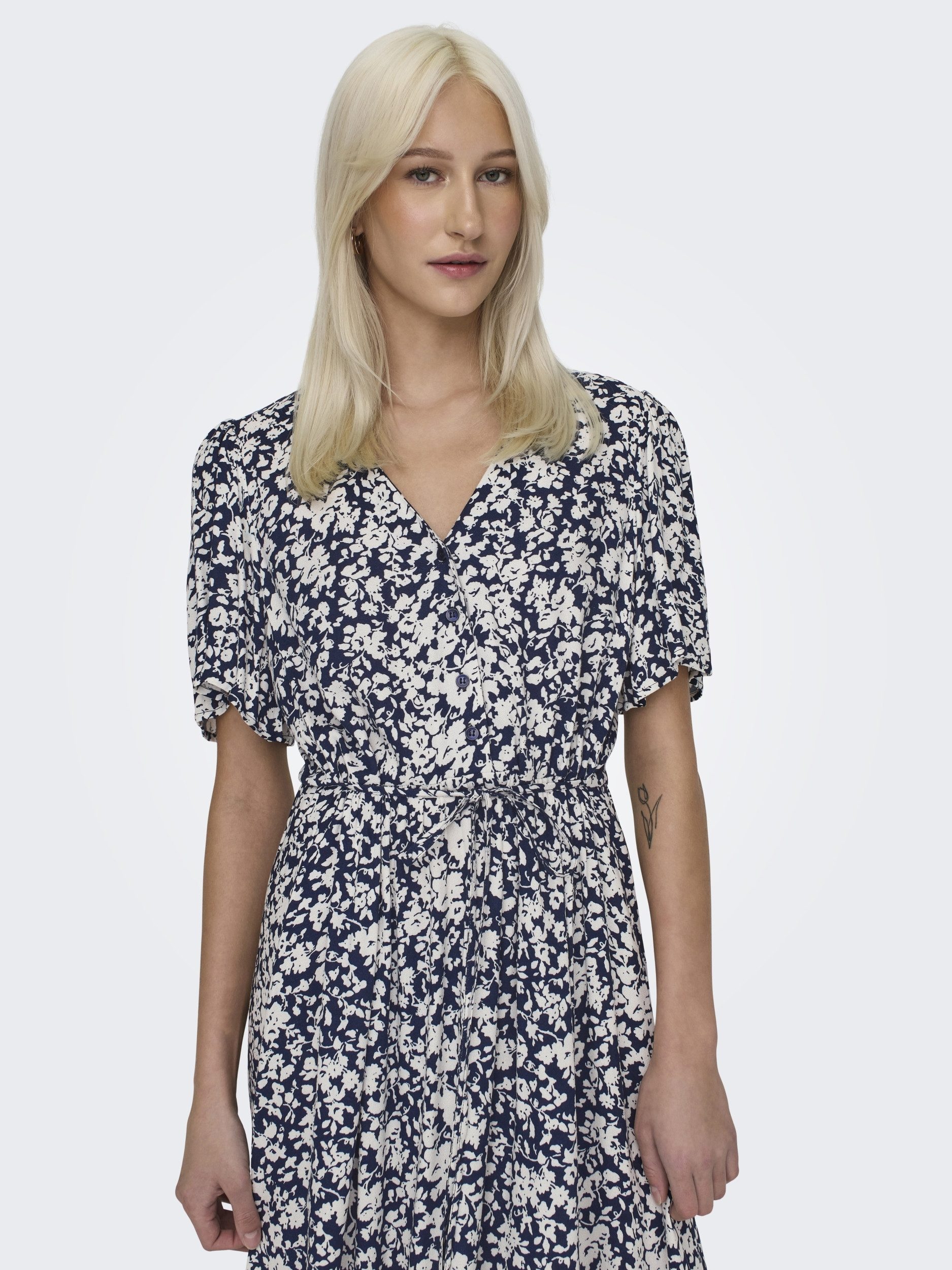 ONLY Midikleid ONLHALIA LIFE S/S MIDI DRESS WVN NO
