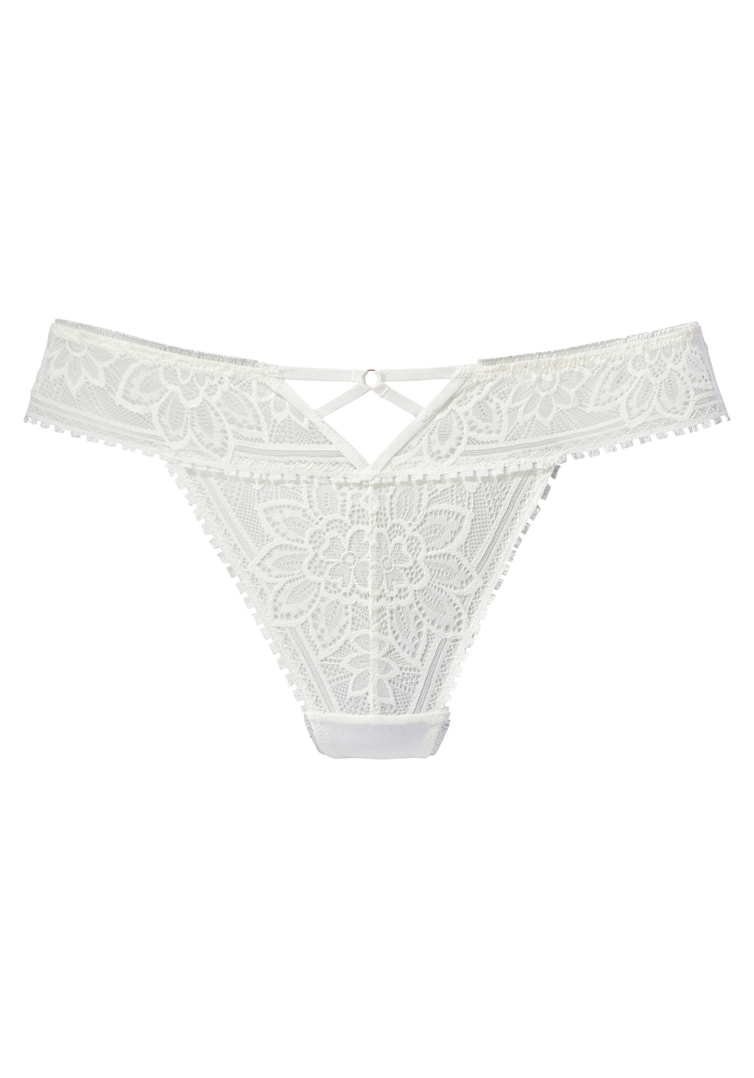 LASCANA String mit edlem Cut-Out aus floraler Jacquardspitze. € 19,99