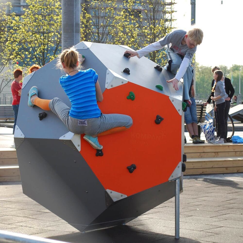 Kompan Kletterwand Boulderwürfel BLOQX, Schult logisches Denken beim Entdecken neuer Routen