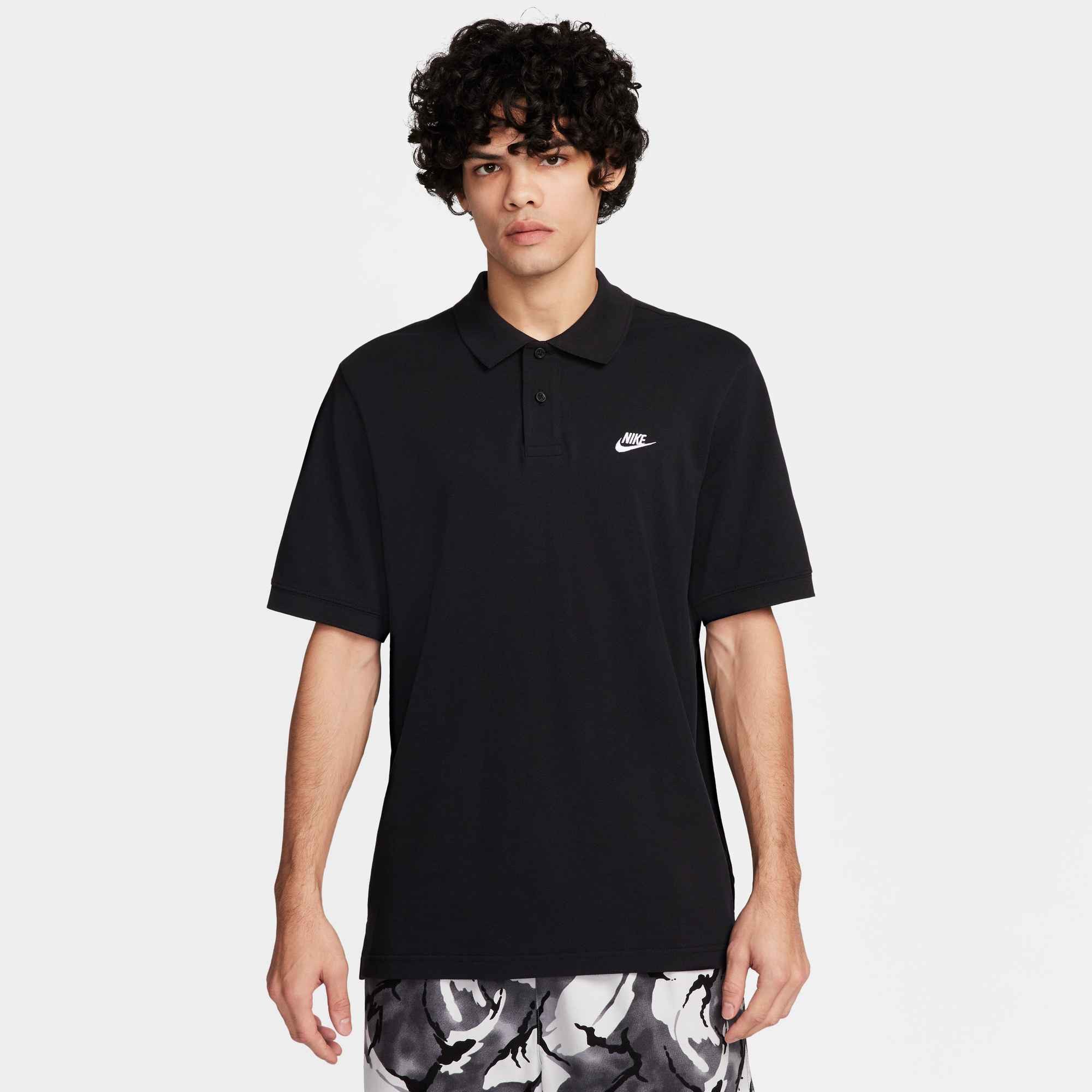 Nike Sportswear Poloshirt M NK CLUB SS POLO PIQUE mit 2-Knopf-Leiste, aus atmungsaktivem Piqué-Baumwollmaterial