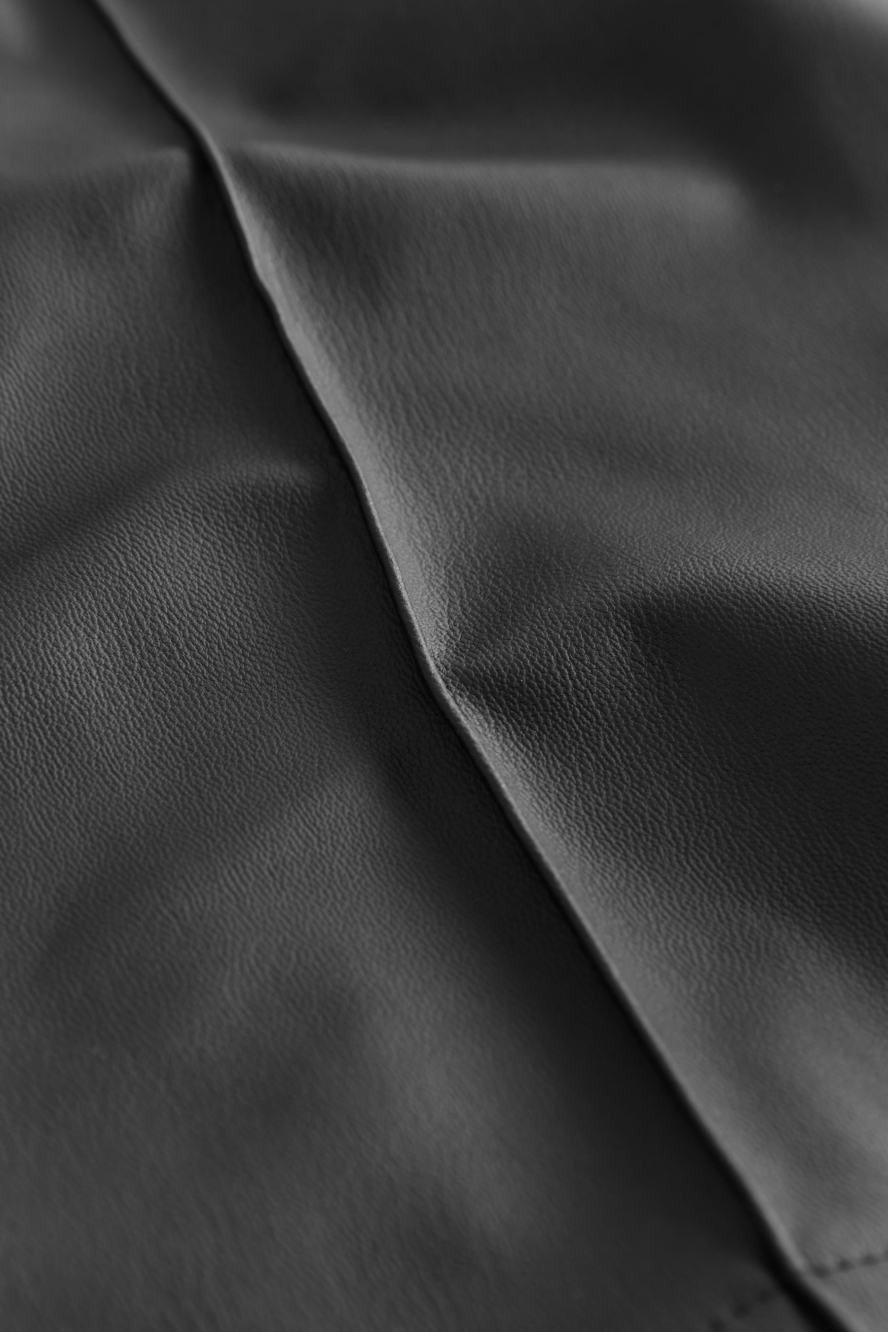 Next Shorts Minishorts aus Kunstleder (1-tlg)