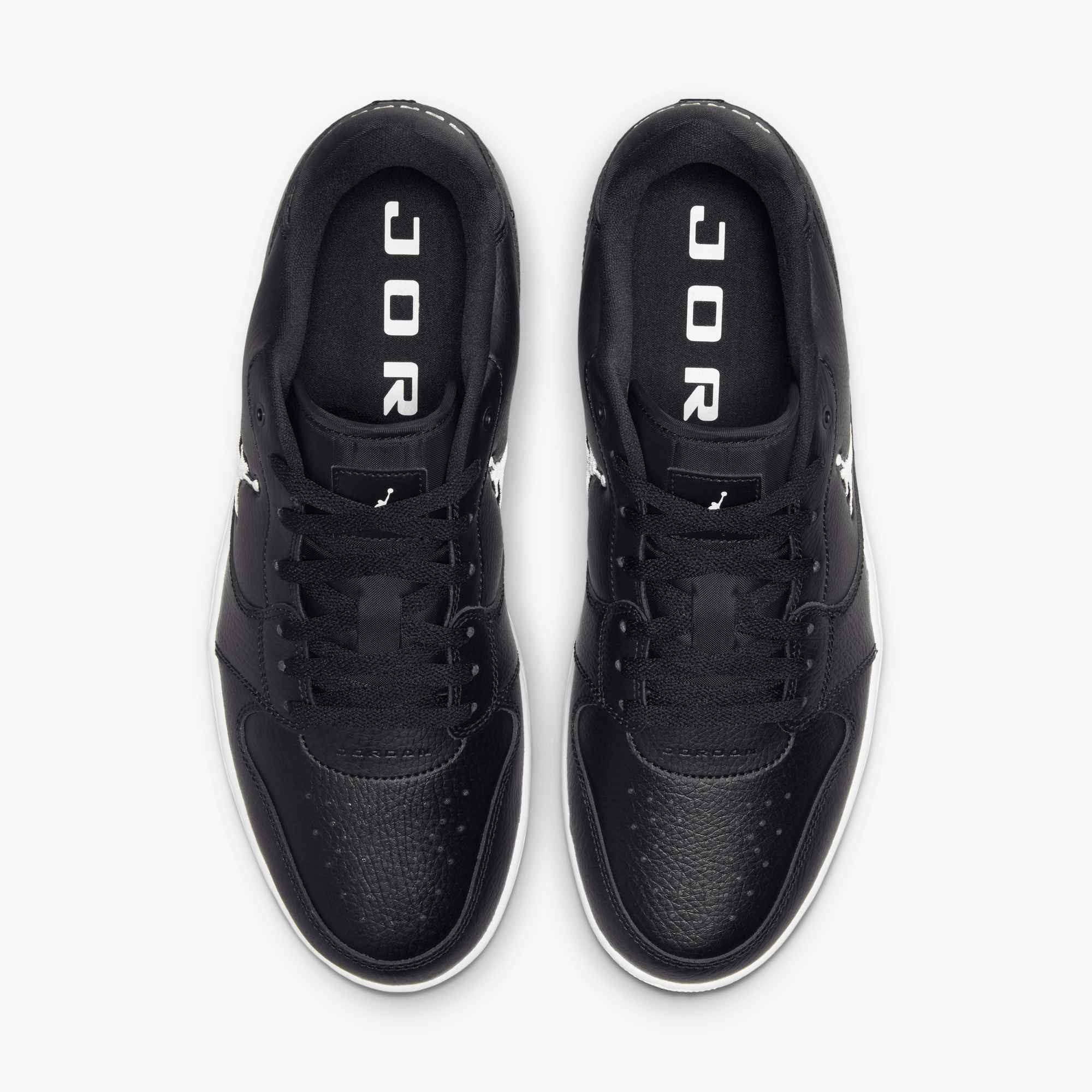 Jordan Jordan Court Connect Low Sneaker inspiriert vom Look des Air Jordan 1