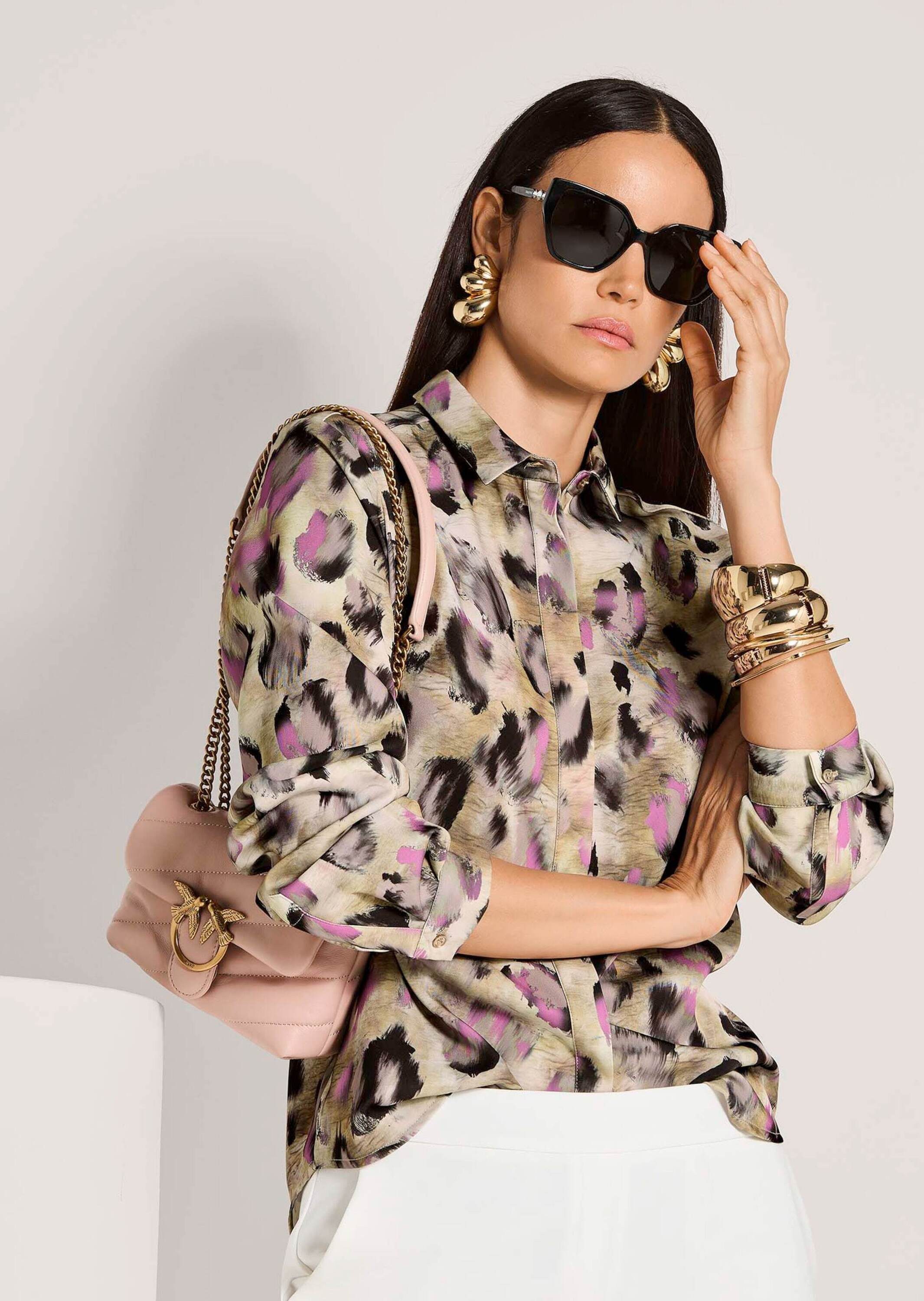 MADELEINE Langarmbluse Modische Bluse mit Animal-Print Hemdkragen, verdeckte Knopfleiste, Langarm