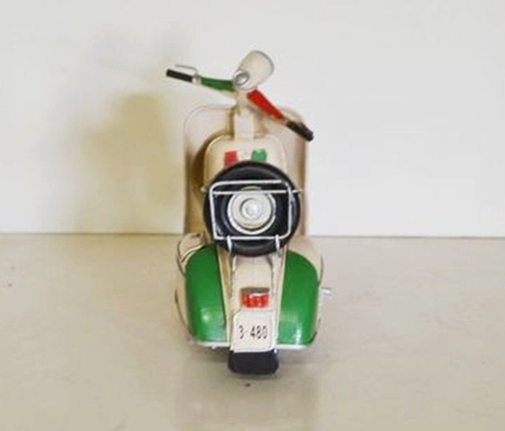 JS GartenDeko Modellmotorrad Modellroller Oldtimer Vespa Motorroller in Italienfarben L 22 cm