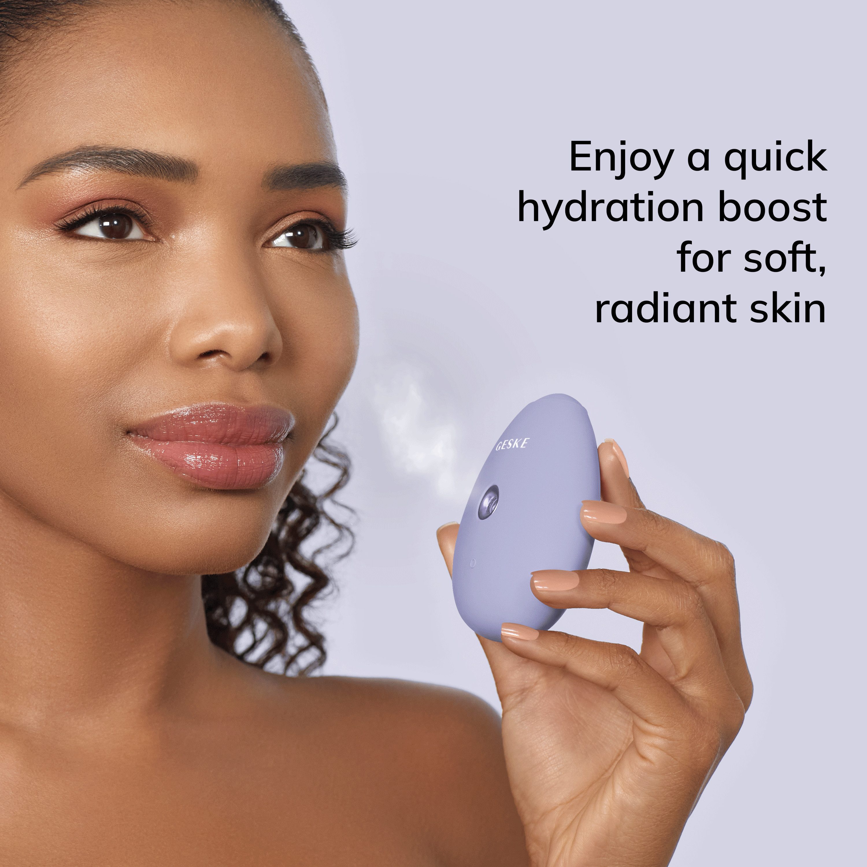 GESKE German Beauty Tech Enhancer SmartAppGuided™ Facial Hydration Refresher 4 in 1, Packung (Gerät & USB-Ladekabel), 2-tlg., Gerät inkl. kostenloser APP (SmartAppGuided Device), Mit der GESKE App erhältst Du deine personalisierte Hautpflegeroutine.
