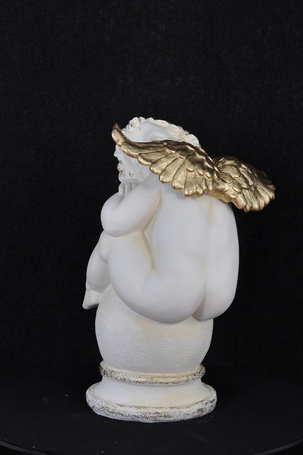 JVmoebel Engelfigur Abstrakte Engelsskulptur aus Keramik in Weiß und Gold, Made in Europa