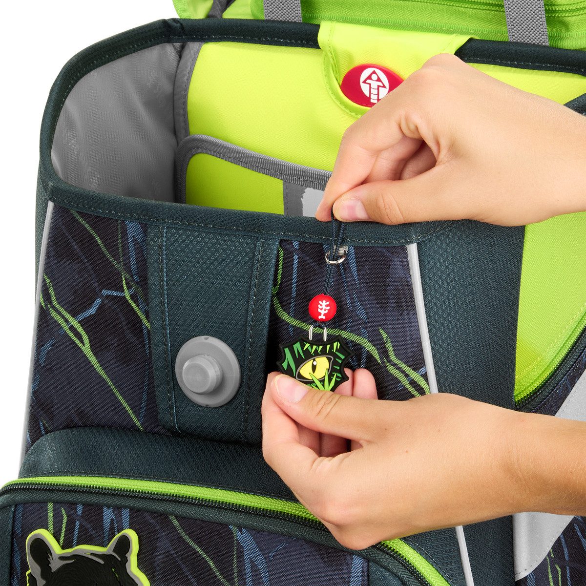 Step by Step Schulranzen MAGIC MAGS Danger Cat Chiko 3-teilig (3-teilig), Motivanhänger, Glücksbringer