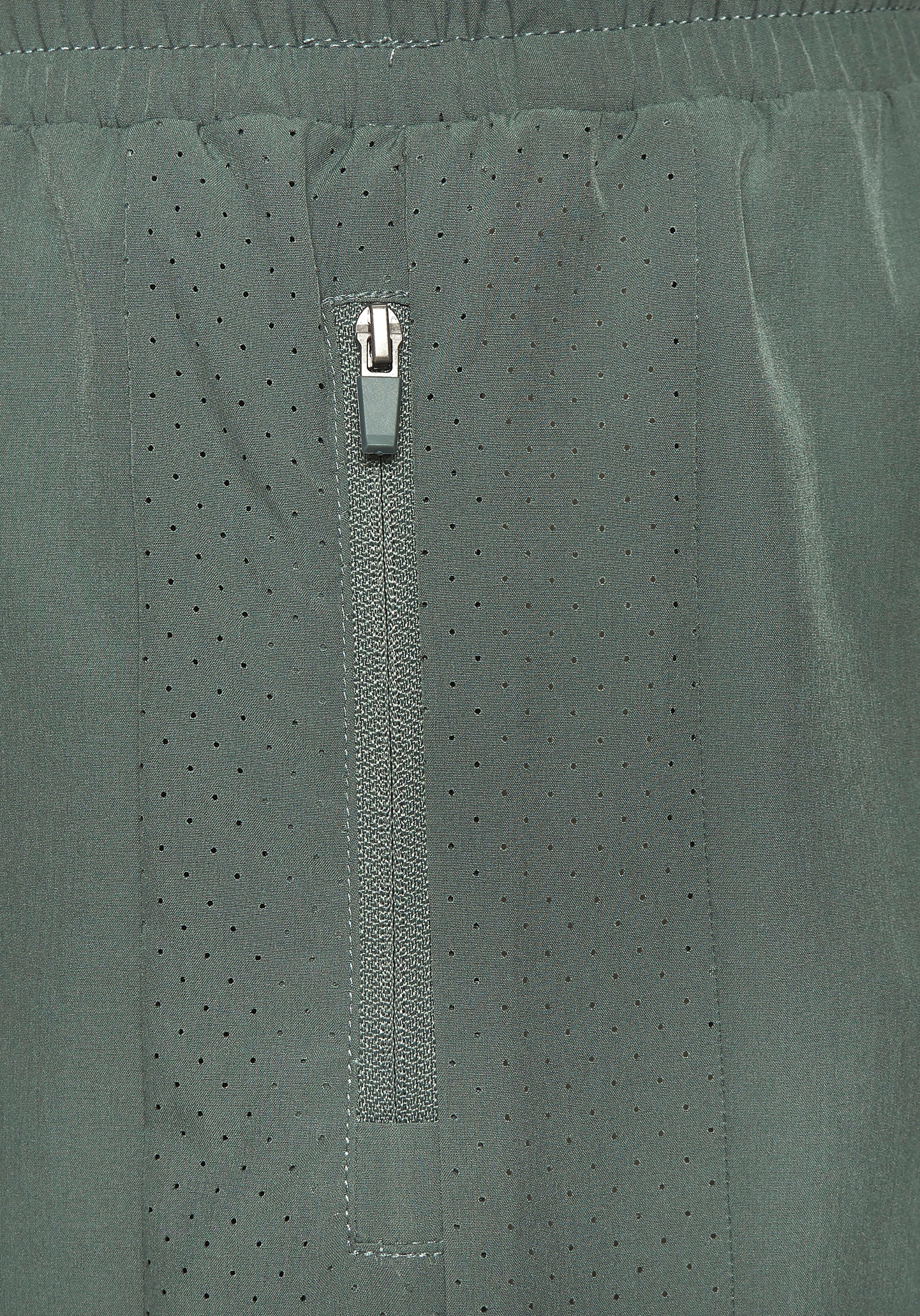 le jogger® Shorts mit seitliche Mesheinsatz und Reißverschlusstaschen