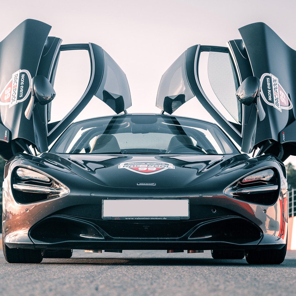 Jochen Schweizer Erlebnisgutschein McLaren Rennstreckentraining Schönwald (6 Rdn), 720 PS pure Rennstreckenmagie