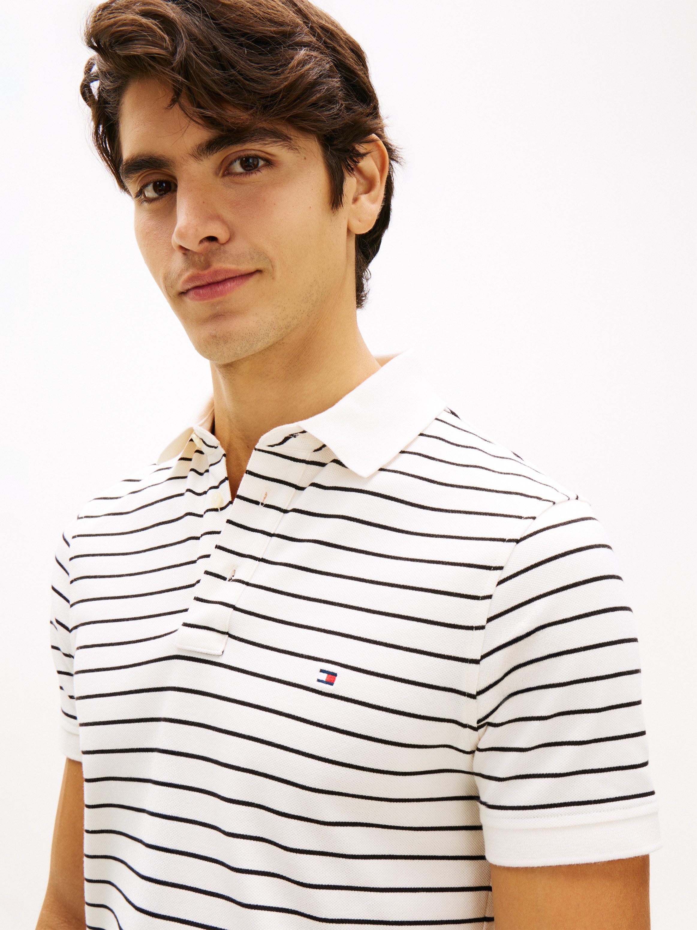 Tommy Hilfiger Poloshirt 1985 SLIM POLO Markenstickerei, aus Baumwoll-Piqué