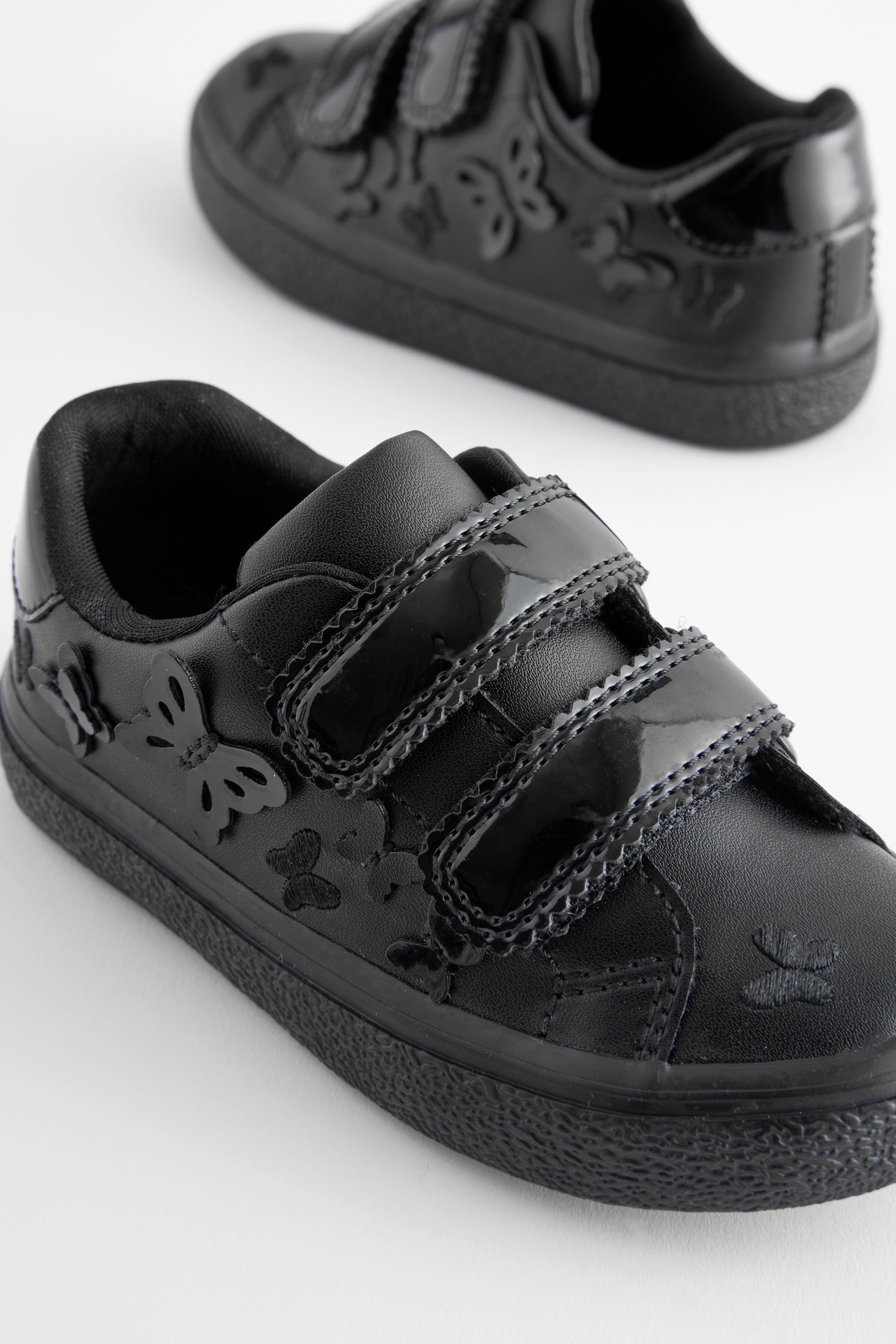 Next 2 V Schulturnschuhe Schmetterling Sneaker (1-tlg)