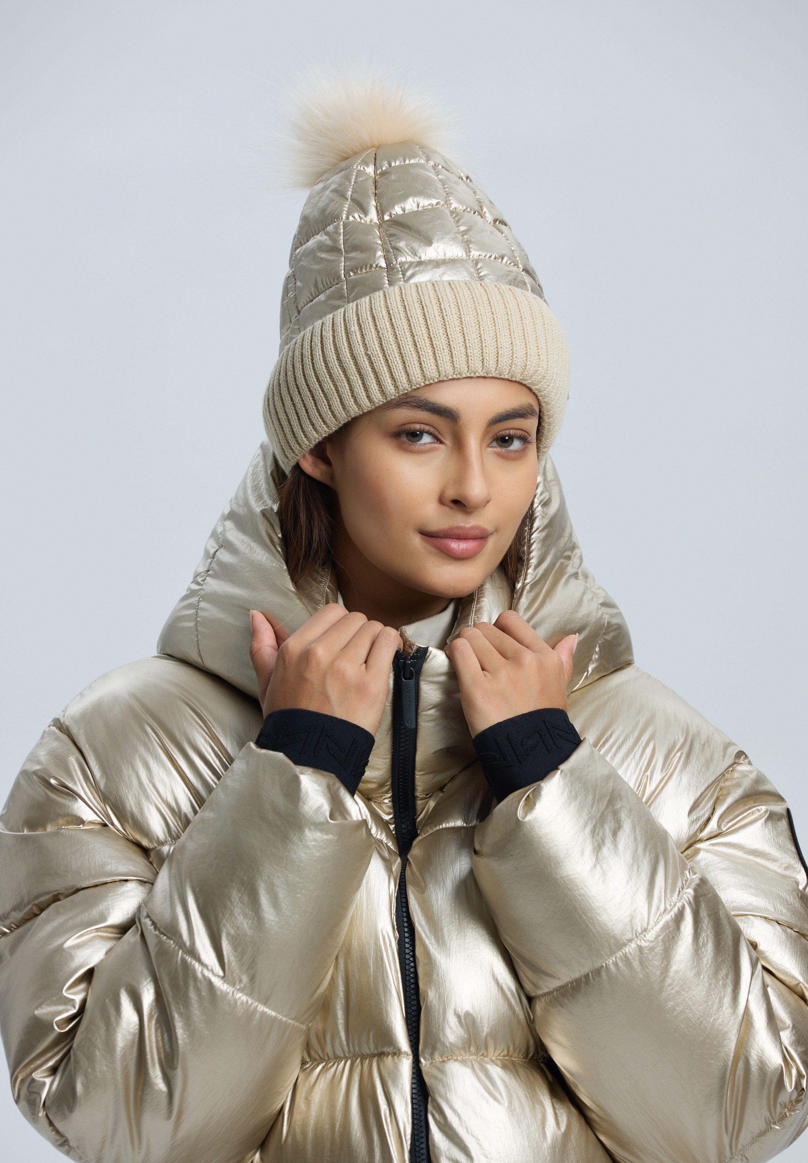 Luhta Strickmütze LUHTA NAUMOLA aus Polyamid, mit Polyesterfutter, mit Polyesterwattierung